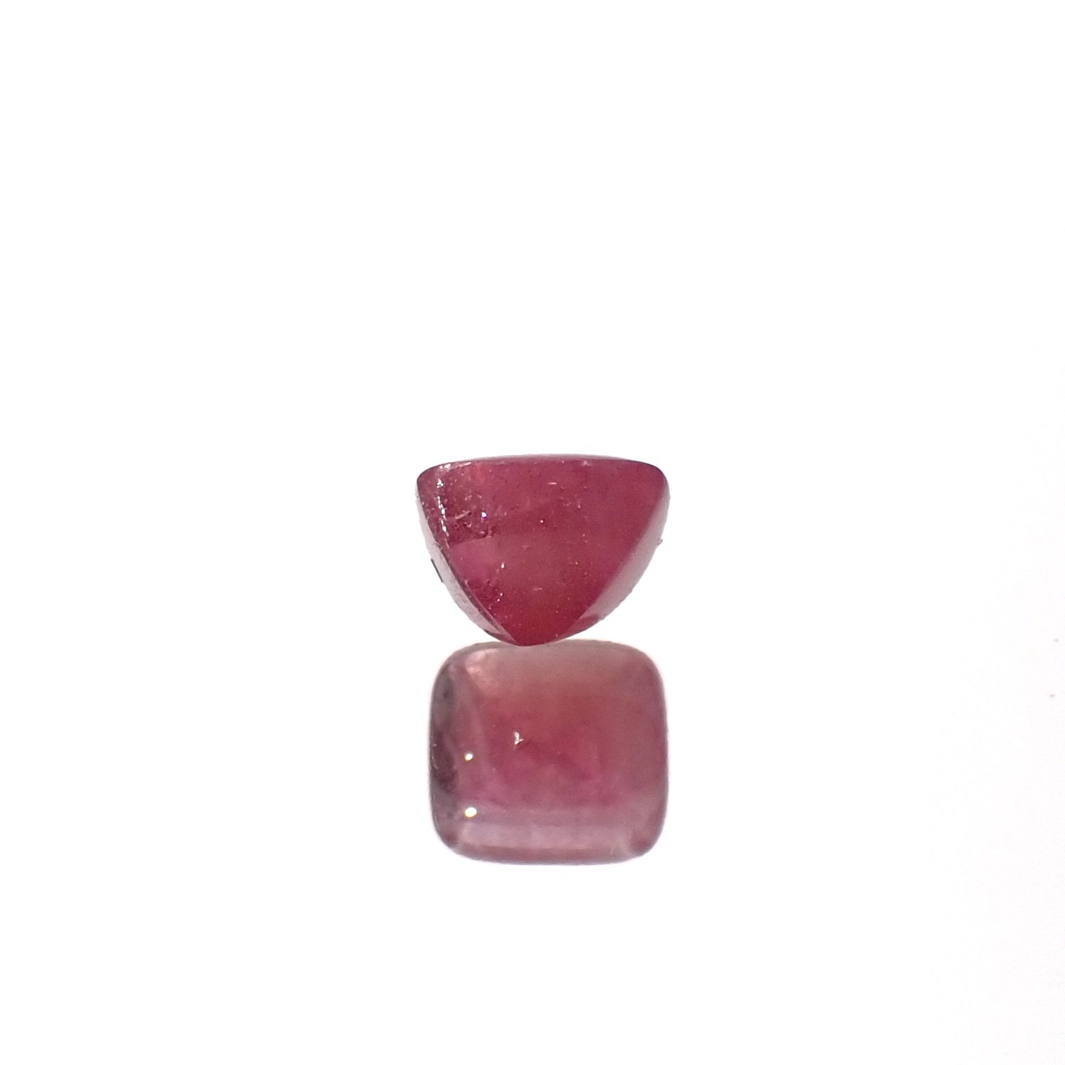 ◇バフカット◇レッドベリル アメリカ・ユタ州産 0.20ct[231023763]3.6x3.3mm前後