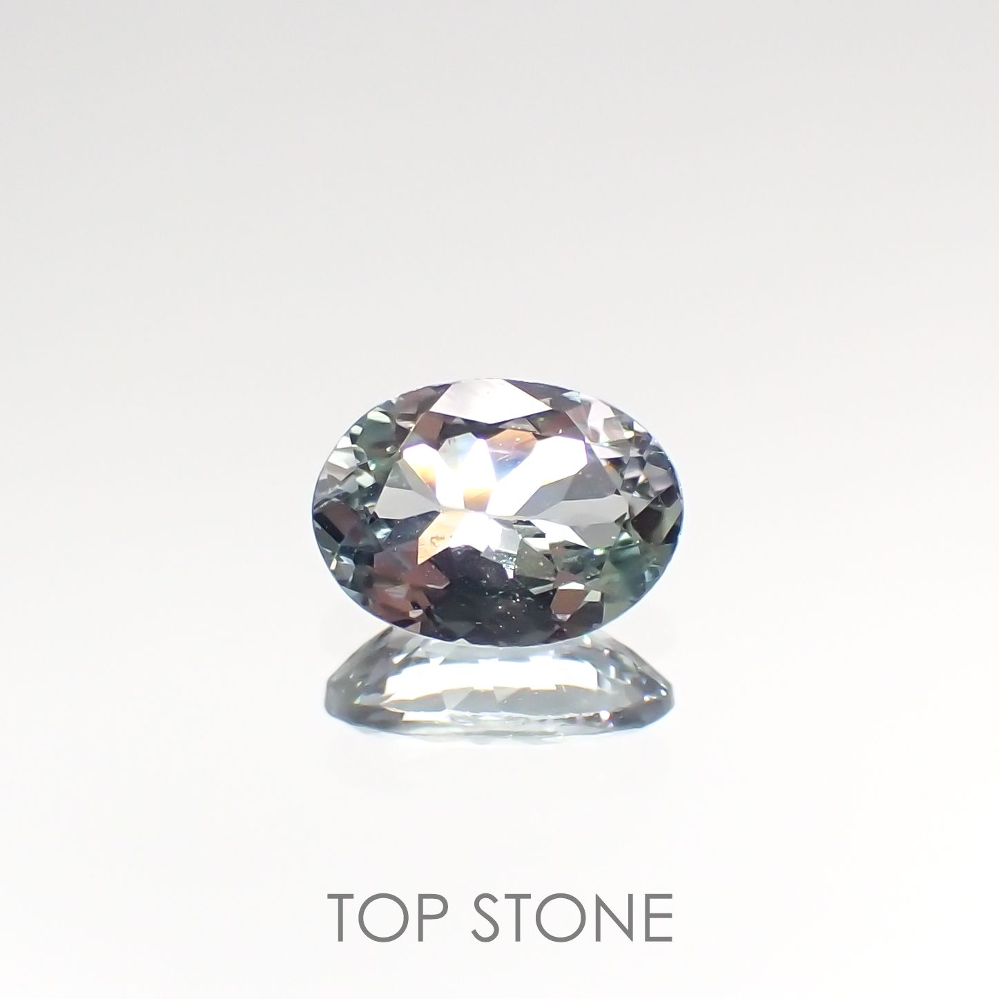 バイカラータンザナイト(宝石名バイカラー・ゾイサイト) タンザニア産 0.71ct 識別済[210812646]7×5mm前後