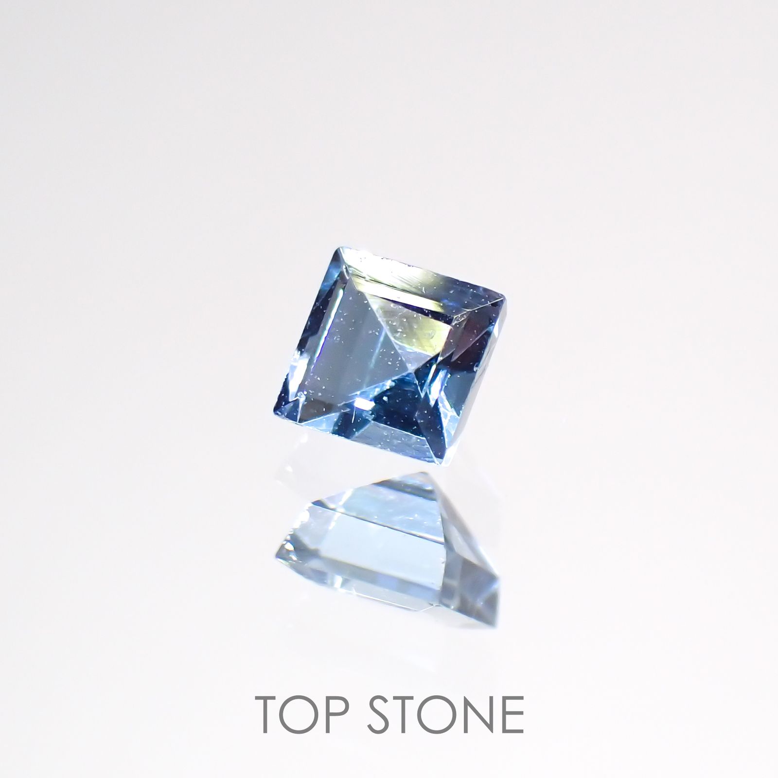 サンタマリアアクアマリン ブラジル産 0.16ct[220114055]3x3mm前後
