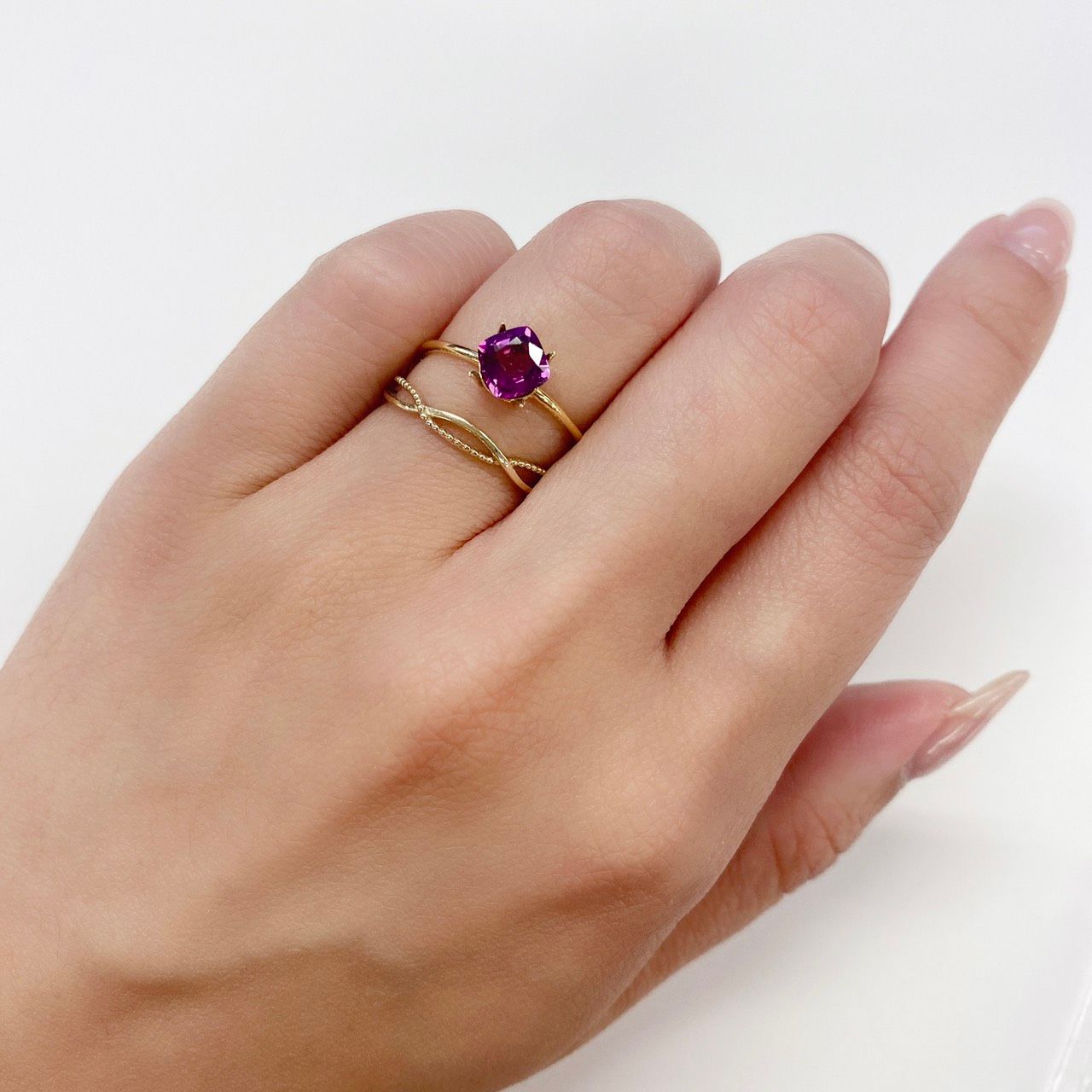 グレープガーネット(宝石名ガーネット) ブラジル産 0.93ct 識別済[21069695]5.6×5.6mm前後
