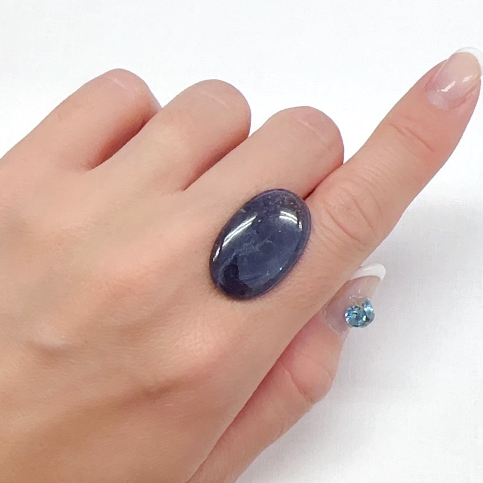 ブラッドショットアイオライト インド産 13.48ct[240226181]24.8x15.9mm前後