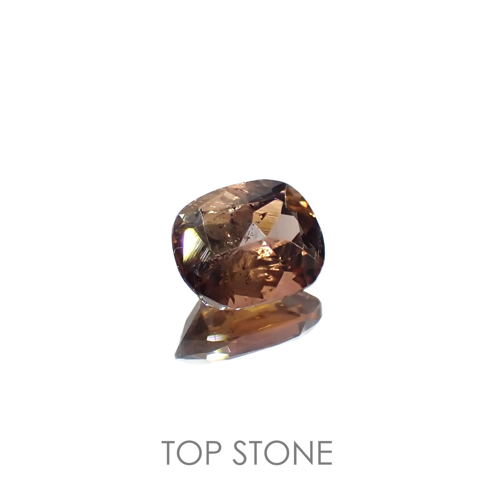 アキシナイト(宝石名アキシナイト)パキスタン産 0.91ct 識別済[220717016]6.9x5.4mm前後
