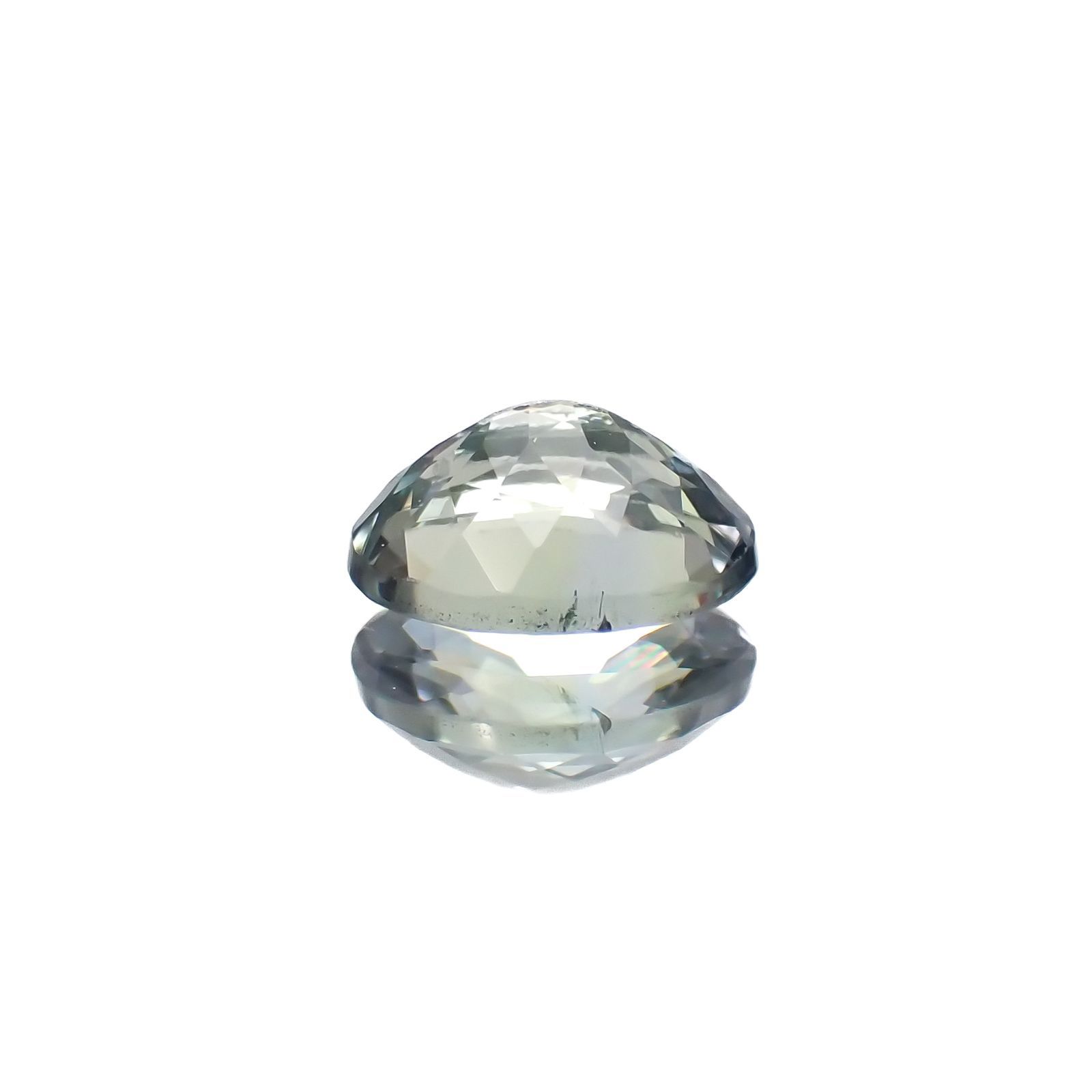 バイカラータンザナイト(宝石名タンザナイト)タンザニア産 0.68ct 識別済[220917745]6.4x4.6mm前後