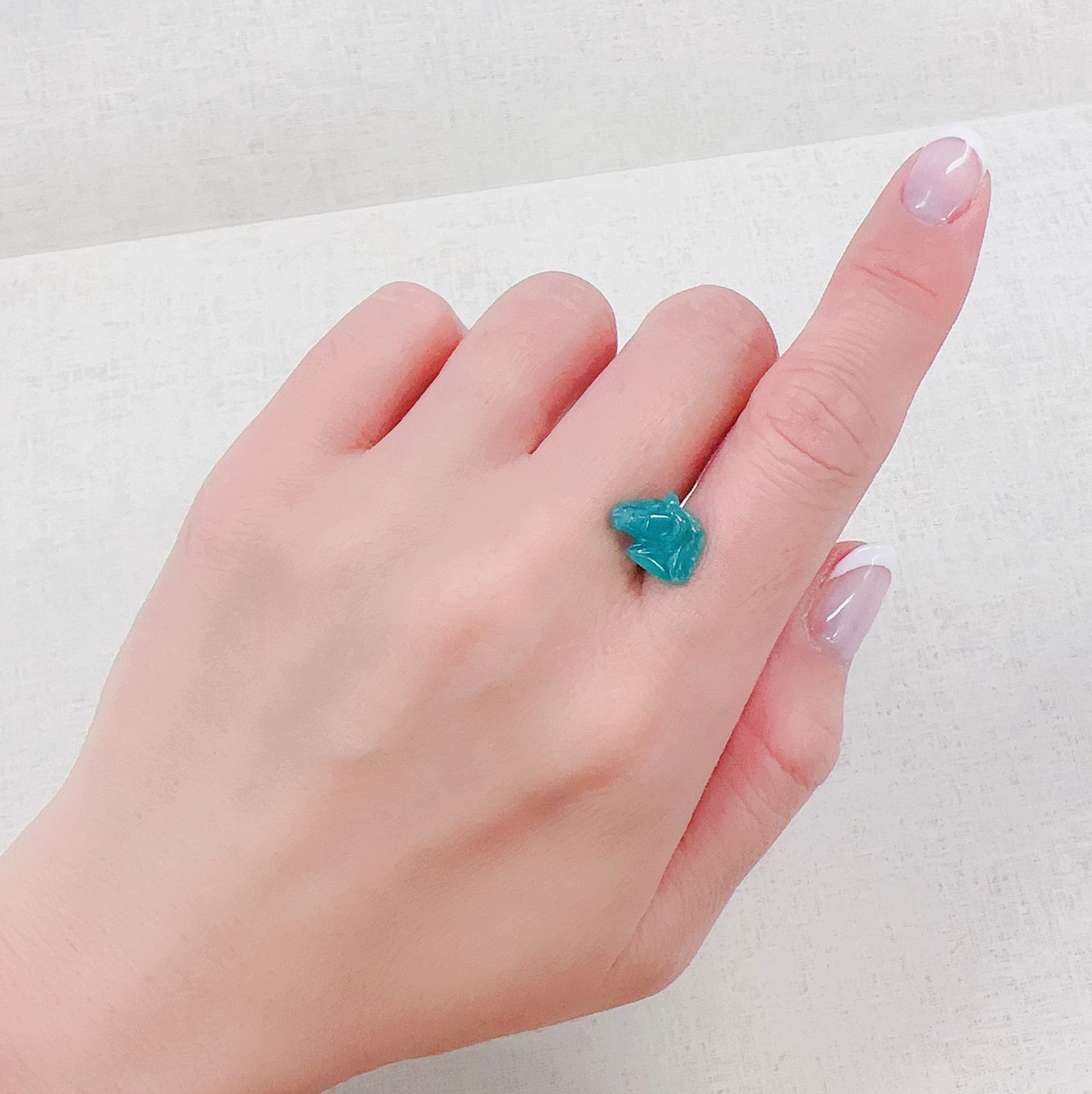 ◇カスタムカット・馬彫刻◇エメラルド コロンビア産 2.2ct[230421702]9.2x11.8mm前後