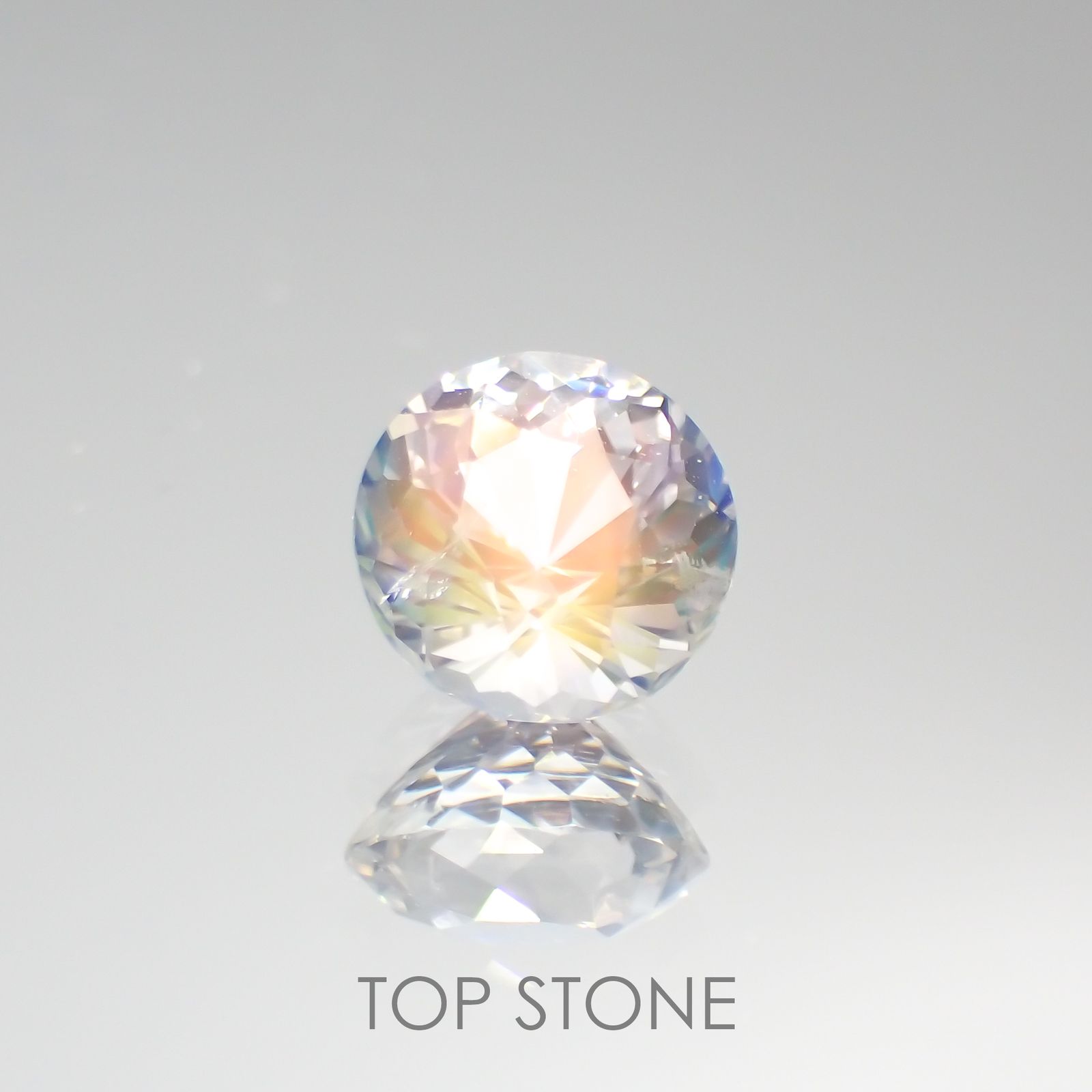 レインボームーンストーン(宝石名ラブラドライト) マダガスカル産 1.185ct ソ付(彩珠)[210712184]7×7mm前後