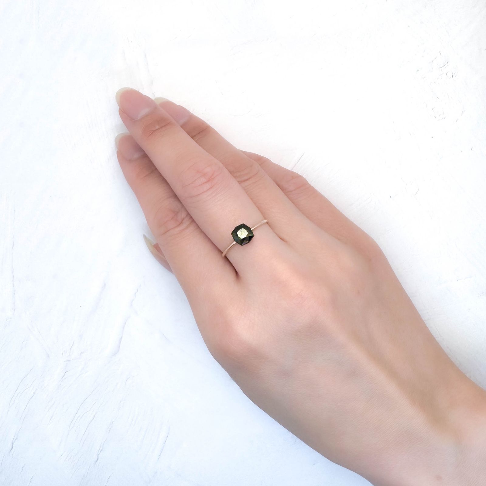 ◇カスタムカット◇ルチル単結晶 ブラジル産 1.43ct / 6.2x6.1mm前後 [251031274]