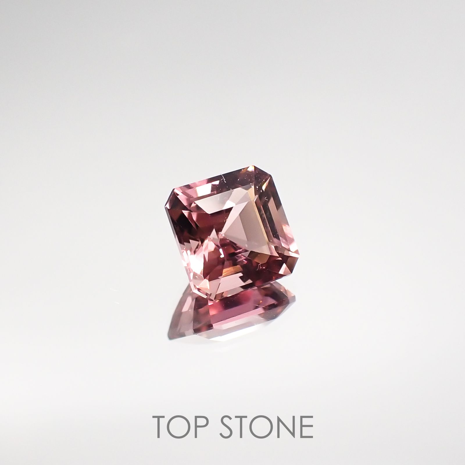 ピンクトルマリン パパラチャカラー(宝石名ピンク・トルマリン) ルワンダ産 1.314ct ソ付(彩珠)[210711636]6.4×6.3mm前後