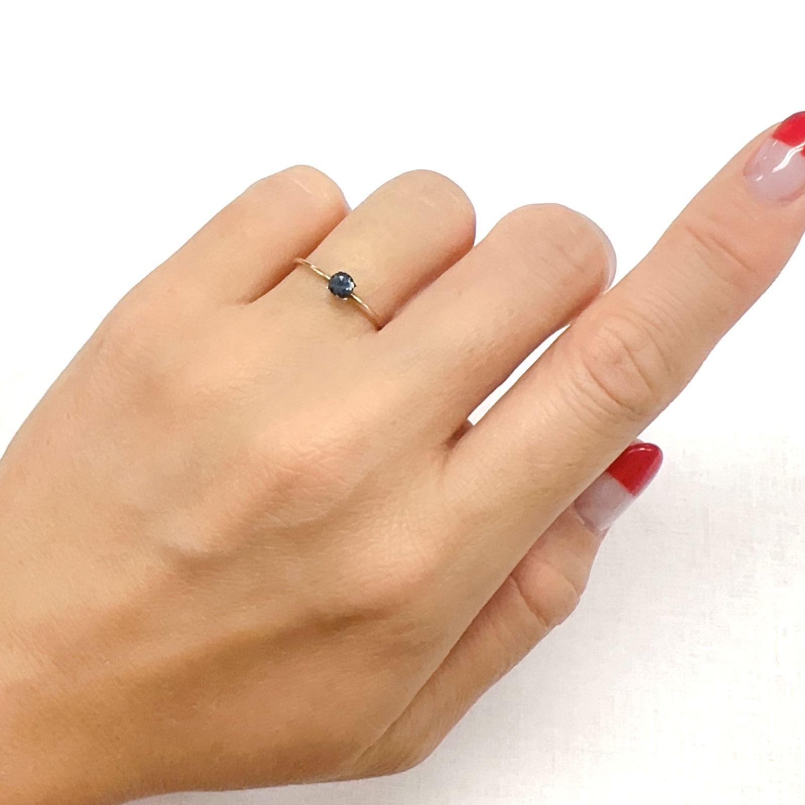 カラーチェンジガーネット アレキタイプ マダガスカル・ベキリー産 0.27ct[230923408]3.6x3.6mm前後