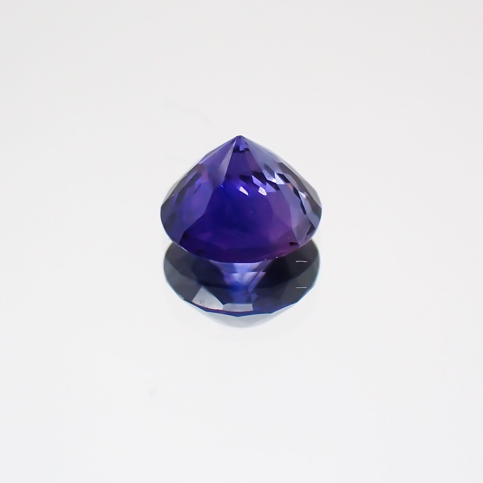 バイオレット サファイア 非加熱 スリランカ産 ルース 0.69ct[20129057]5.4×5.3mm前後
