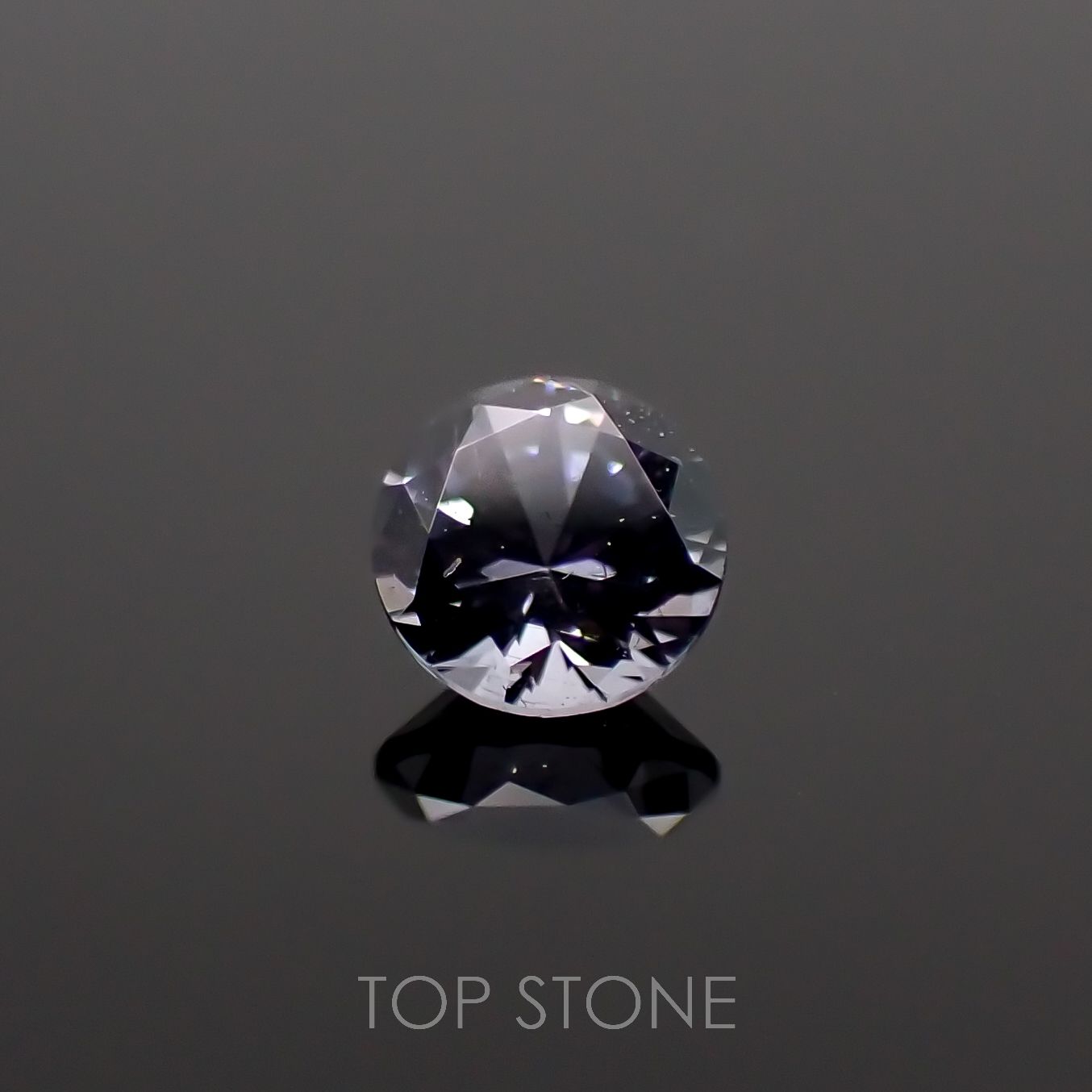 カラーチェンジガーネット アレキタイプ(宝石名ガーネット)マダガスカル・ベキリー産 0.17ct 識別済[221219424]3.2x3.2mm前後