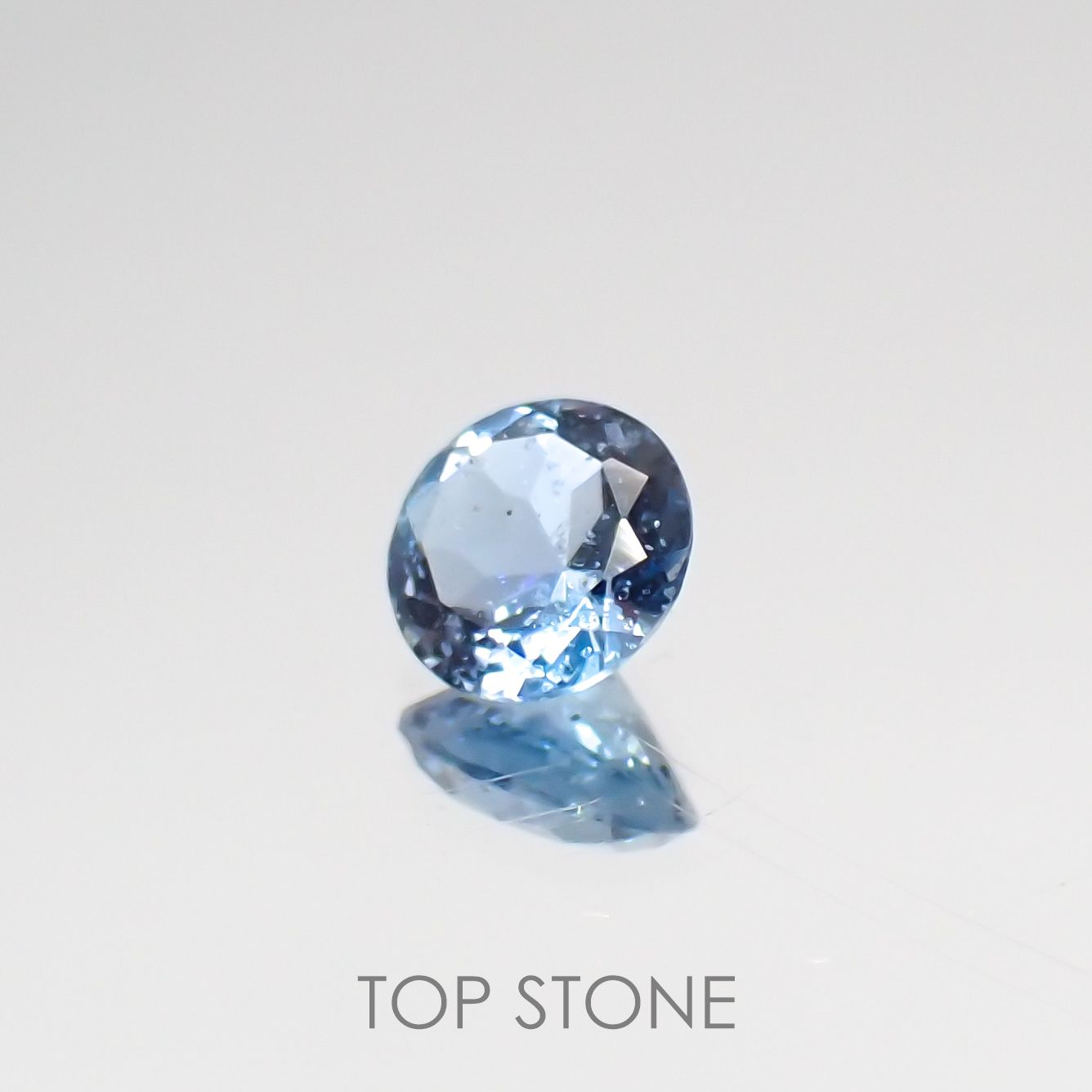 サンタマリア アクアマリン ブラジル産 ルース 0.29ct[210611404]4.5×4.5mm前後