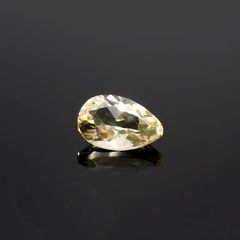 イエロースキャポライト(宝石名イエロー・スキャポライト)タンザニア産 識別済 0.85ct / 8x5.1mm前後 [221219402]