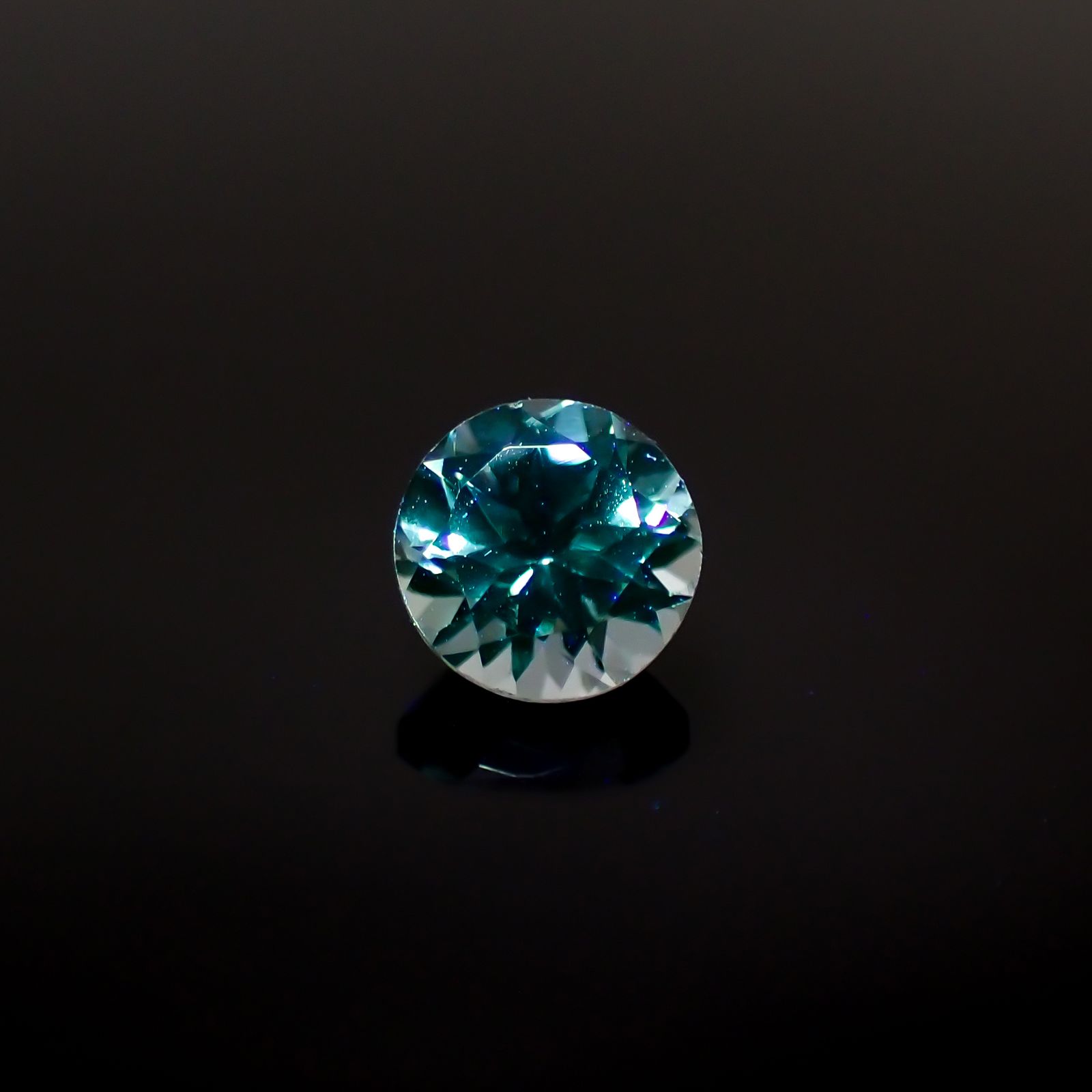 ブルーイッシュグレースピネル タンザニア産 0.65ct[231224883]5x5mm前後