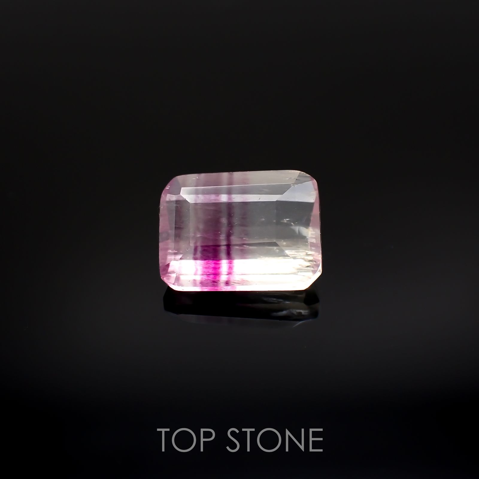 バイカラーフローライト 中国産 1.79ct[220917982]8x5.9mm前後