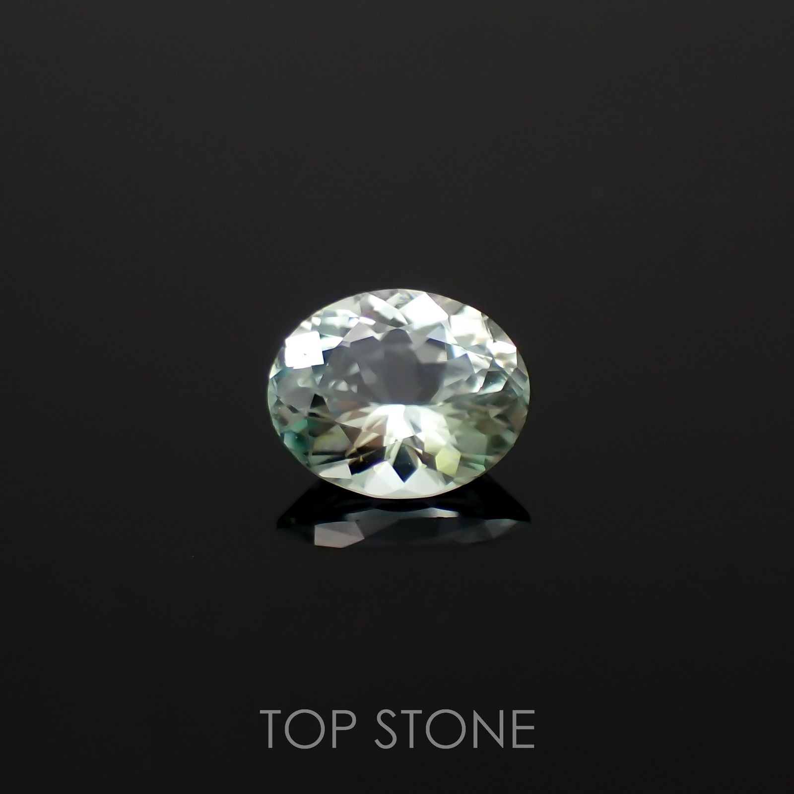 ミントベリル ブラジル産 0.89ct[230119947]7.3x6.1mm前後