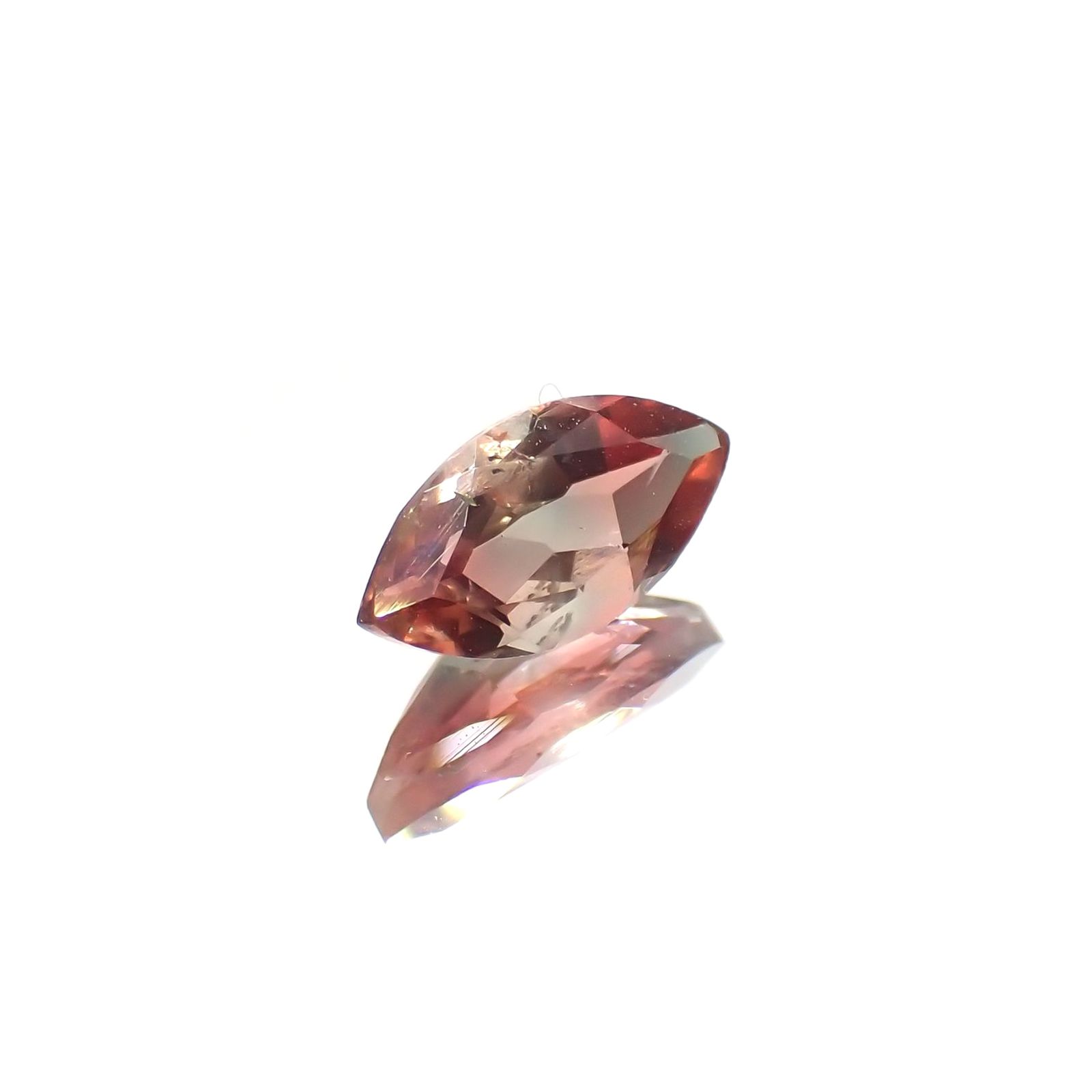 バイカラーアンデシン(宝石名アンデシン)チベット産 識別済 0.77ct / 9.1x4.6mm前後 [220115264]