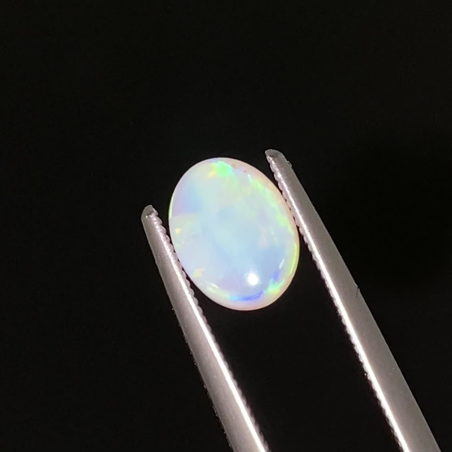 オパール オパール オーストラリア産 0.69ct[240125293]8x6.2mm前後 | TOP STONE