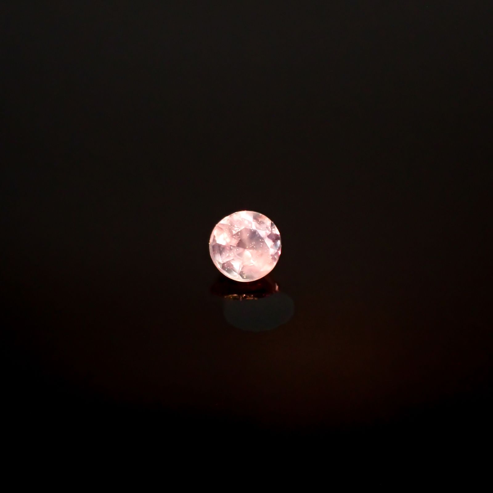 アレキサンドライトキャッツアイ ブラジル産/EmeraldMains社製 0.042ct[240527601]2.1x2.1mm前後