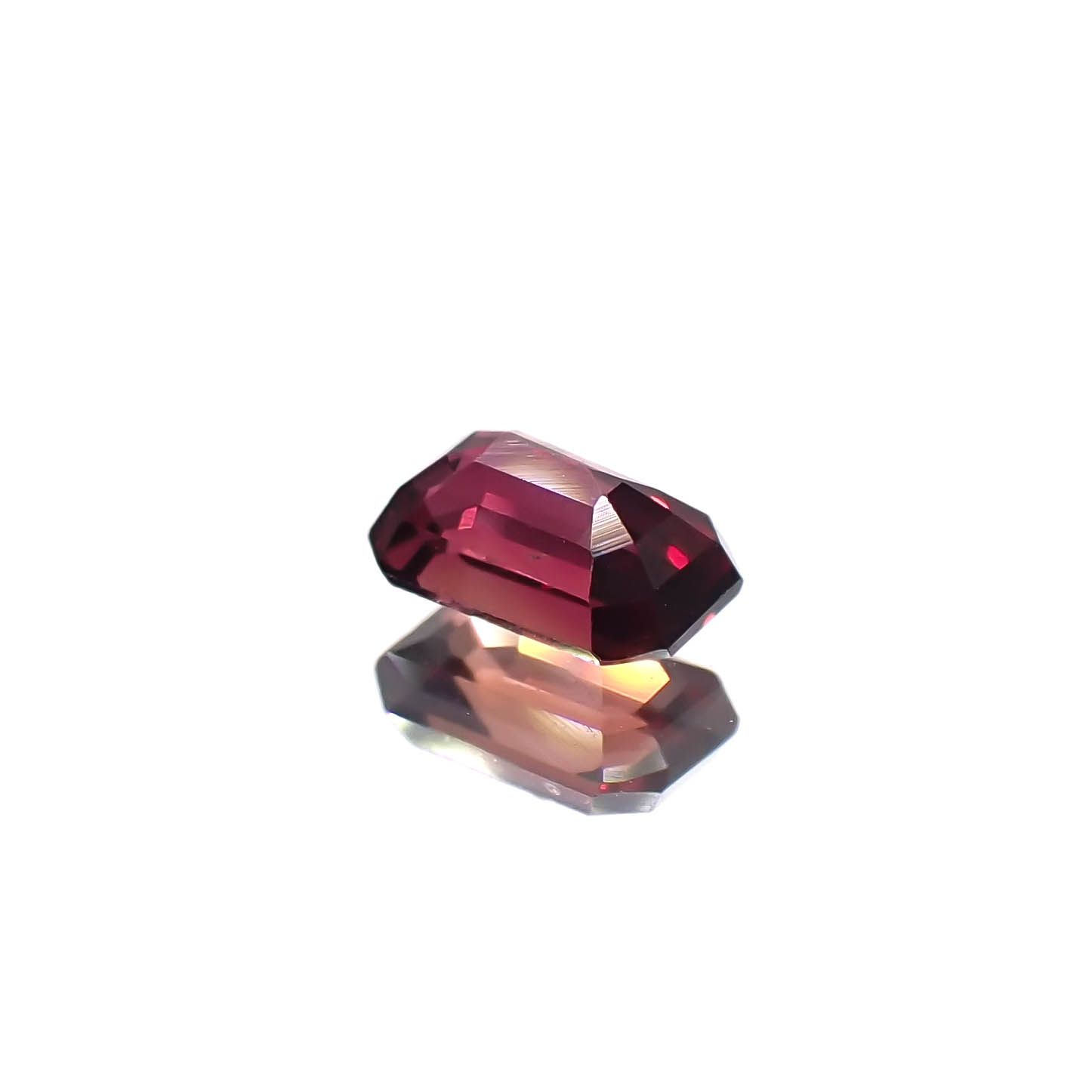 ルビー(宝石名ルビー)タンザニア産 0.38ct 識別済[240326669]4.8x3mm前後