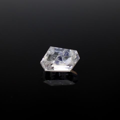 ◇フリーフォーム◇フローライトインクォーツ マダガスカル産 4.70ct [250329957]12.8x7.7mm前後