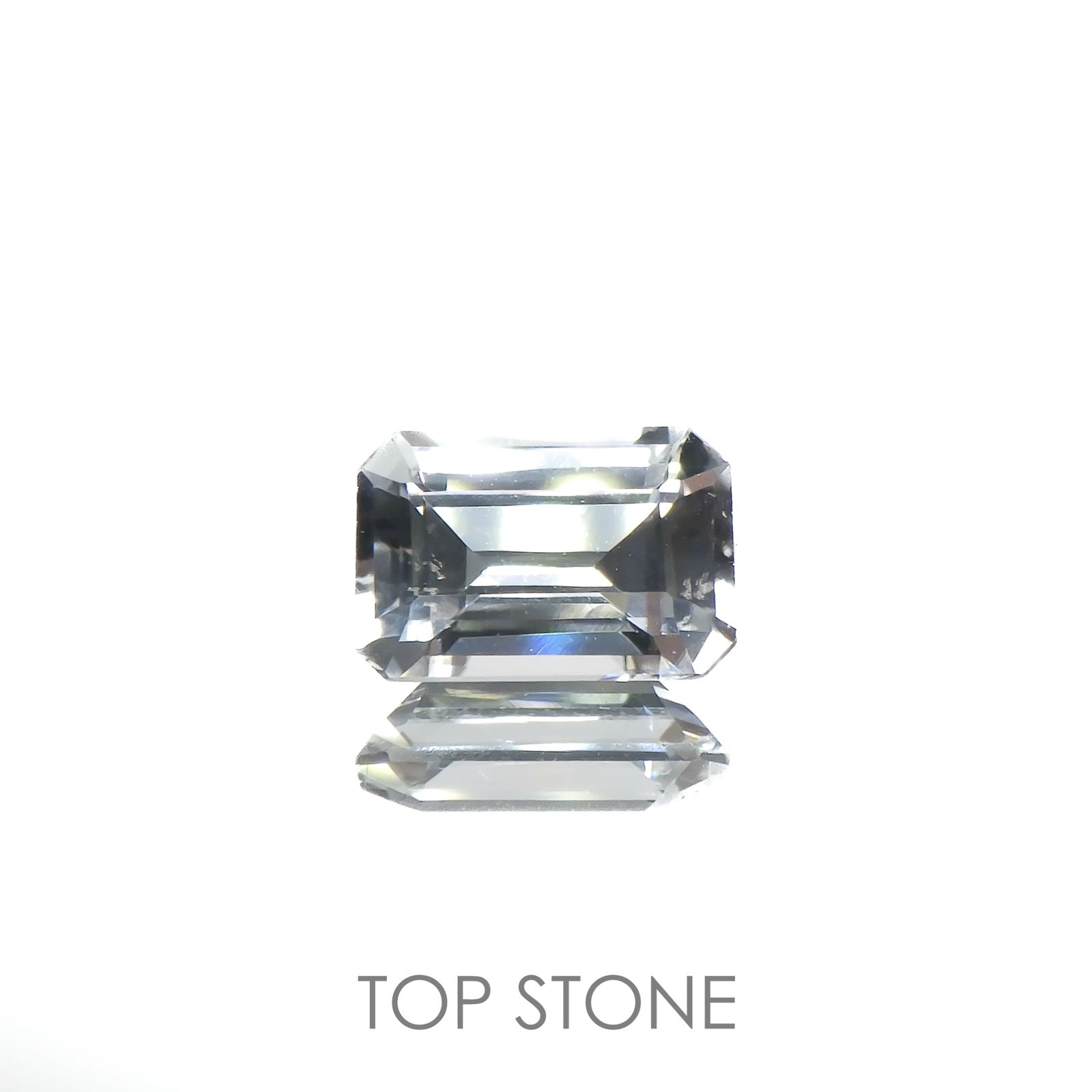 フェナカイト(宝石名フェナカイト)マダガスカル産 0.68ct 識別済[220817413]6.7x4.5mm前後