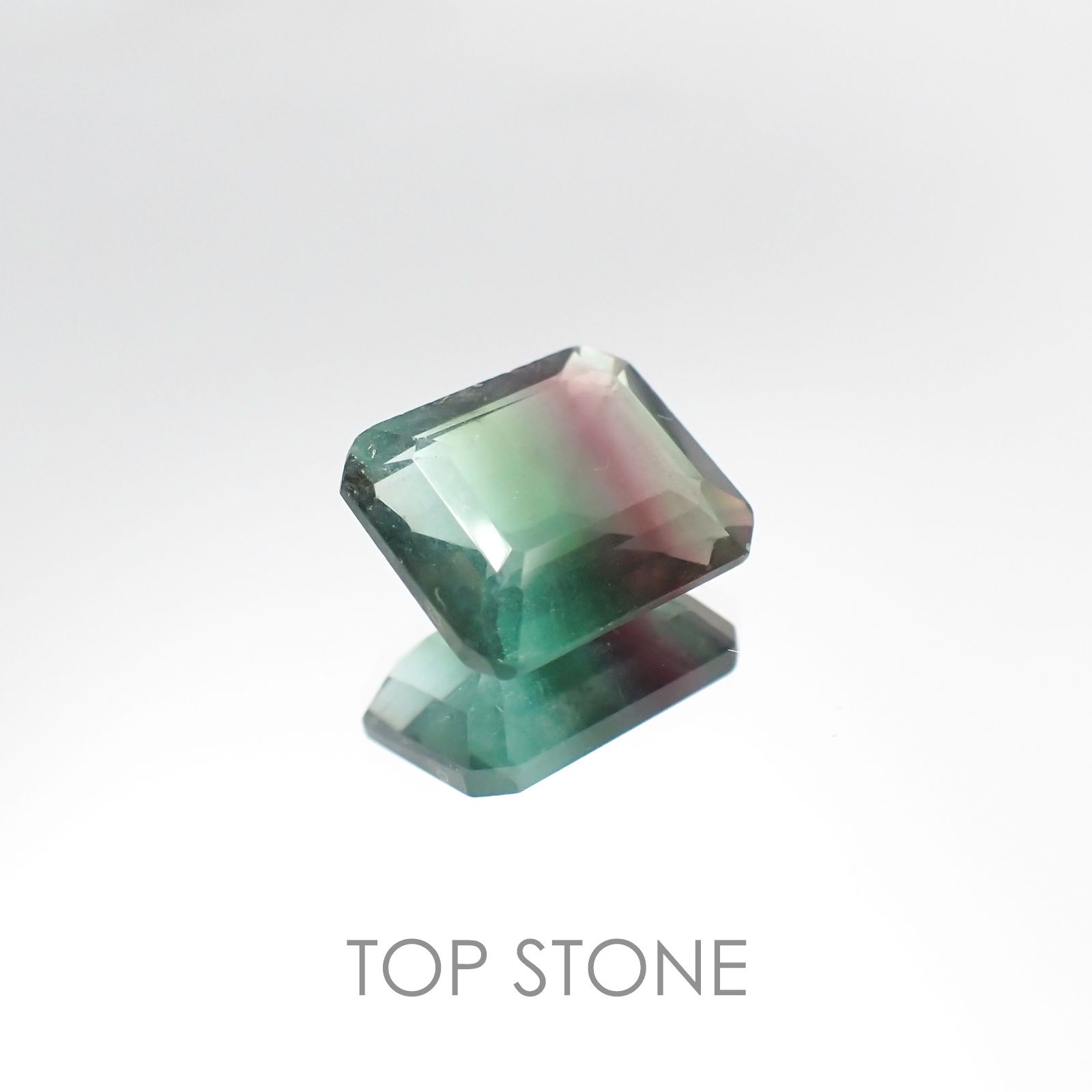 パーティカラーフローライト(宝石名パーティカラード・フルオライト) ブラジル産 4.78ct 識別済[20106394]11×9mm前後
