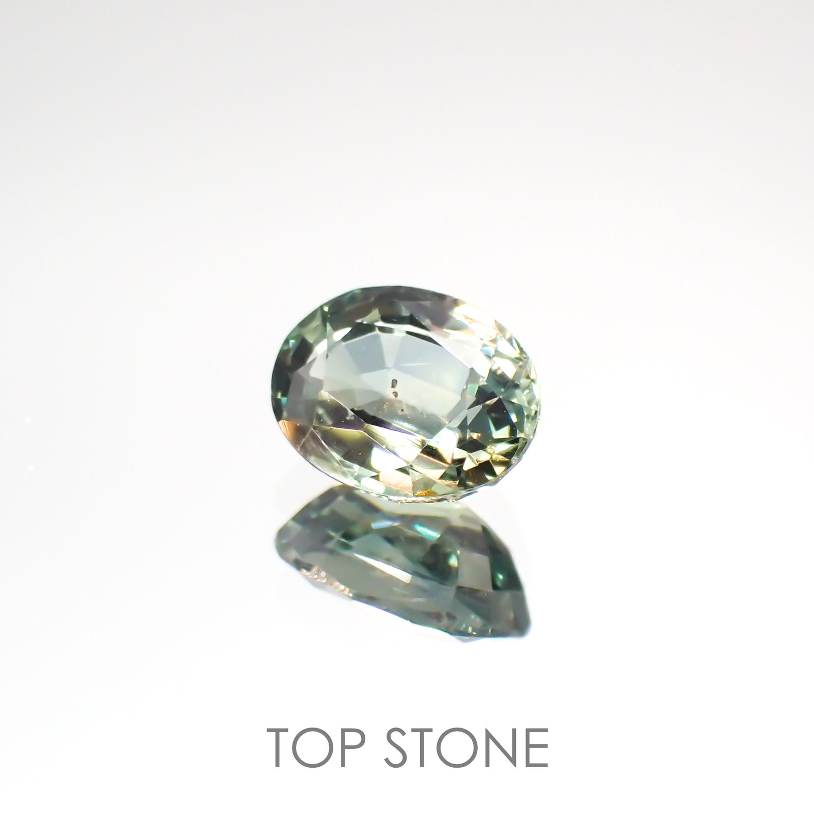 バイカラーサファイア(宝石名サファイア) マダガスカル/スリランカ産 1.617ct ソ付(彩珠)[210912479]7.9×6mm前後