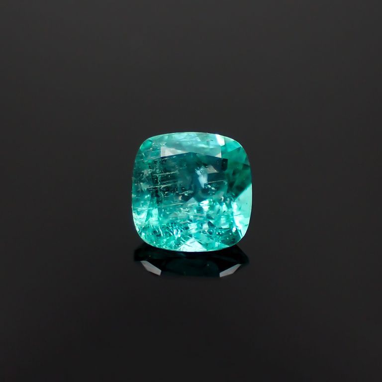 パライバトルマリン(宝石名トルマリン/別名パライバ・トルマリン)ブラジル・キントス鉱山産 0.289ct ソ付(宝貴協)[221018744]4.1x4.1mm前後