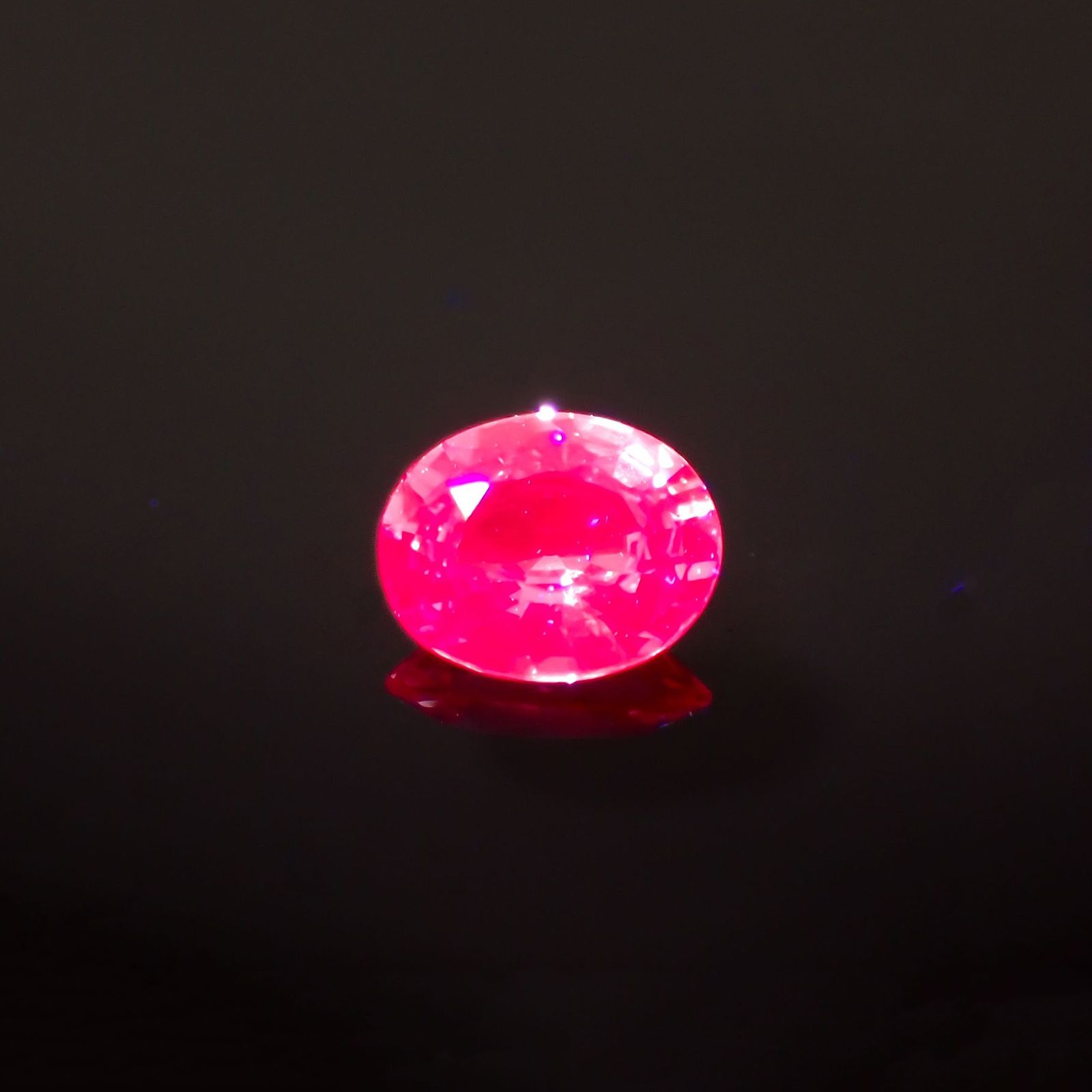 パパラチャサファイア(宝石名サファイア/別名パパラチャ・サファイア)スリランカ産 DGL鑑付 0.346ct / 4.91x3.97mm前後 [230421632]