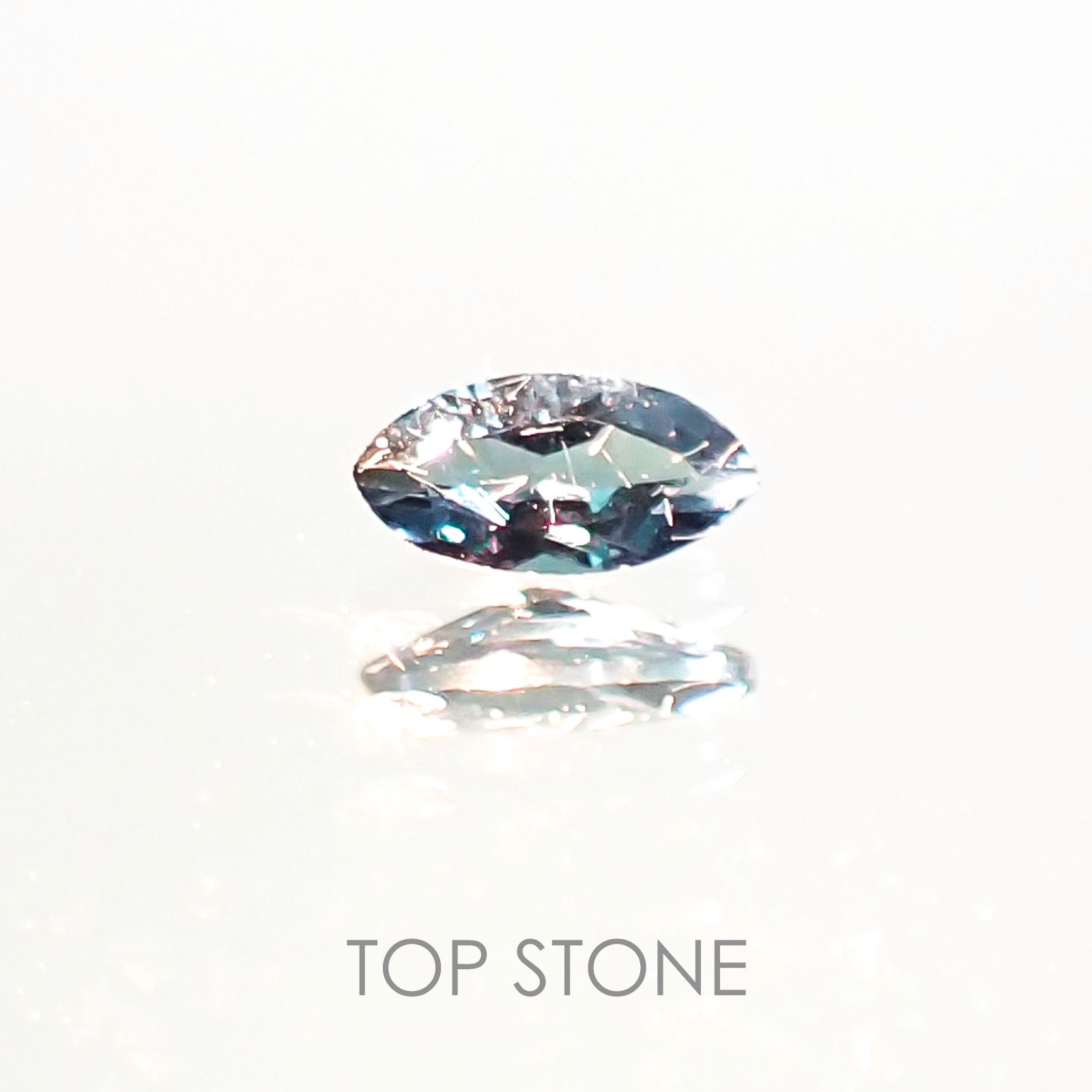 カラーチェンジガーネット(アレキタイプ) マダガスカル・ベキリー産 ルース 0.089ct[20106592]4.1×2.1mm前後