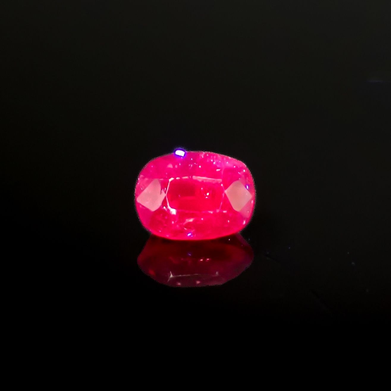 ジェダイスピネル(宝石名スピネル/別名ジェダイスピネル)ビルマ産 GUILD鑑付 0.60ct / 5.33x3.94mm前後 [260732539]