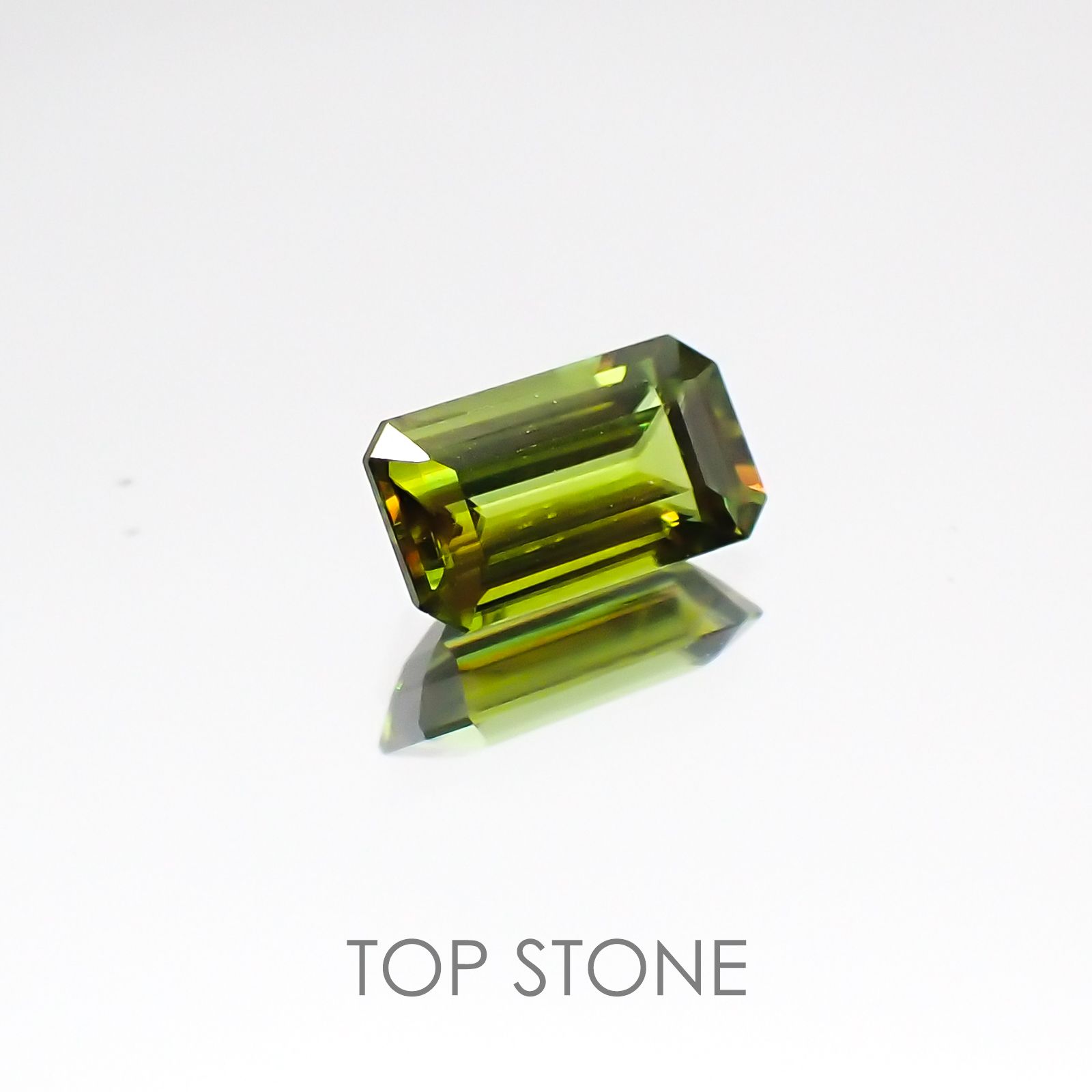 スフェーン パキスタン産 ルース 0.49ct[20128292]6.1×3.4mm前後