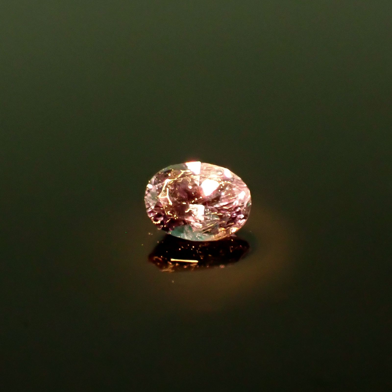 ベキリーブルーガーネット（カラーチェンジガーネット アレキタイプ） マダガスカル・ベキリー産 0.20ct / 4x3mm前後 [251231509]