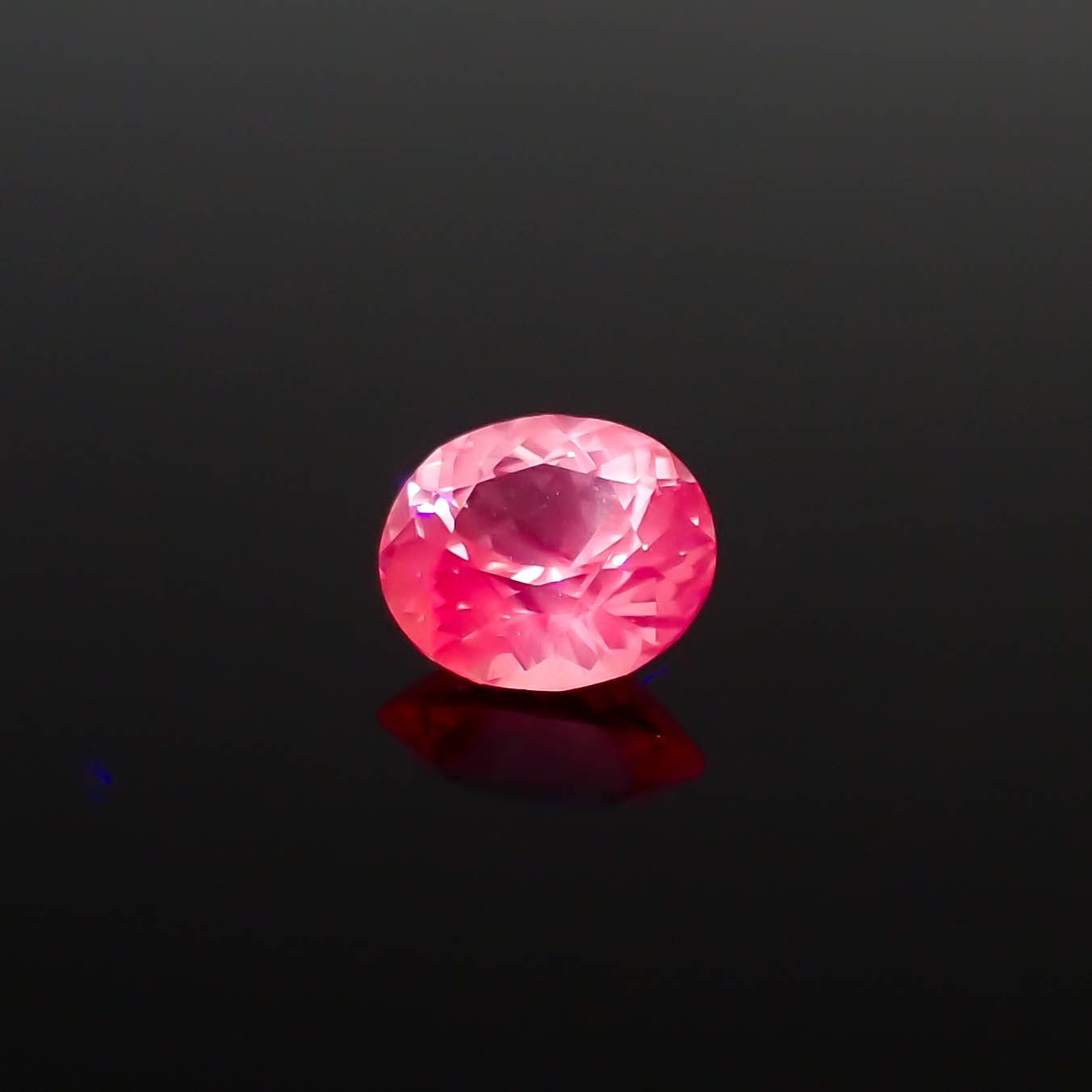 シルキーピンクサファイア 非加熱 ベトナム産 0.54ct[230722796]5.3x4.7mm前後