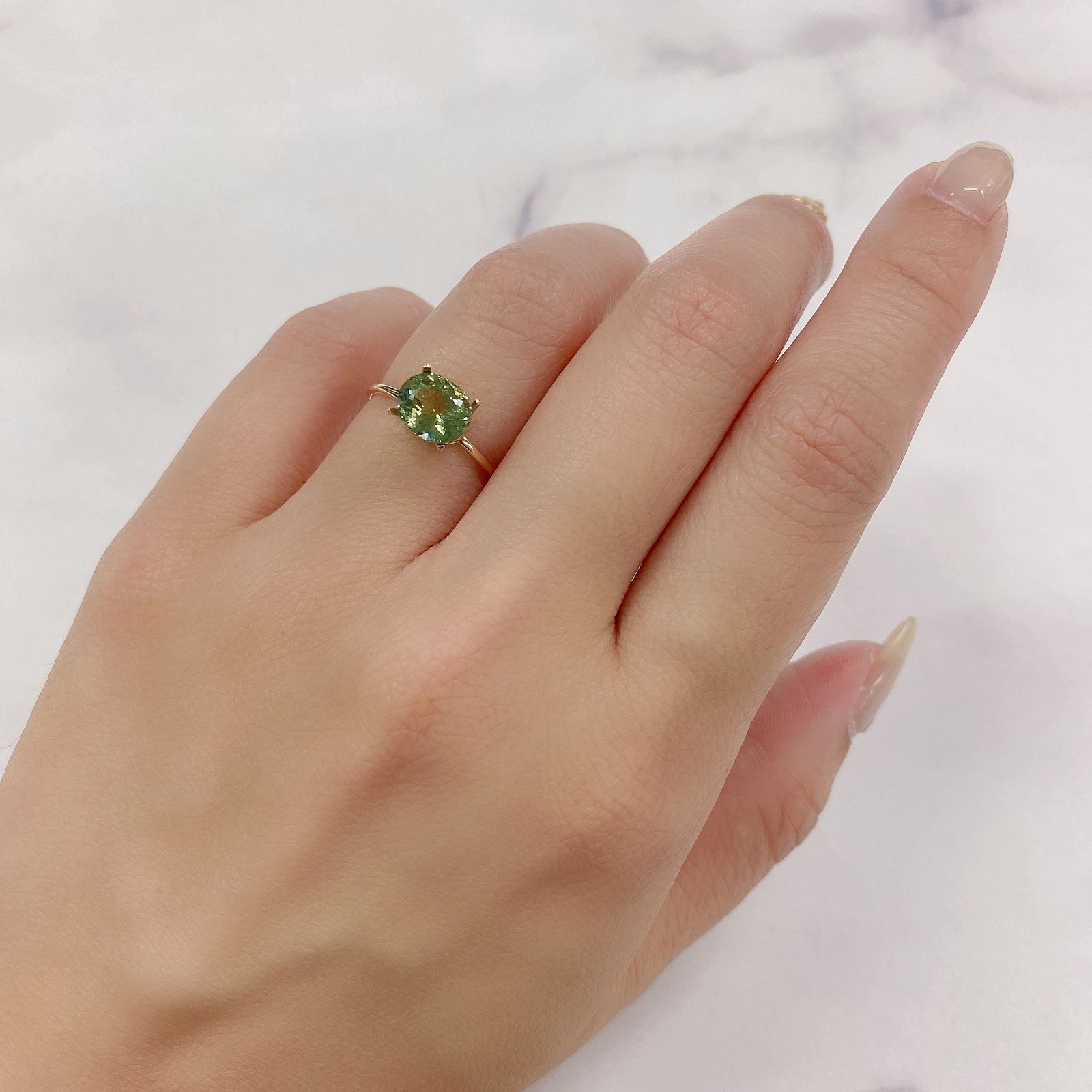 グリーンアパタイト(宝石名アパタイト) マダガスカル産 1.76ct 識別済[20106883]7.6×6.4mm前後