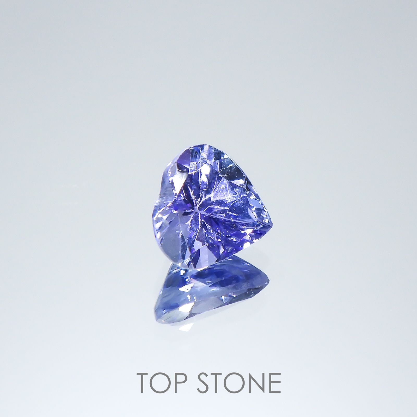 タンザナイト(宝石名タンザナイト)タンザニア産 0.53ct 識別済[220516046]5x5.2mm前後
