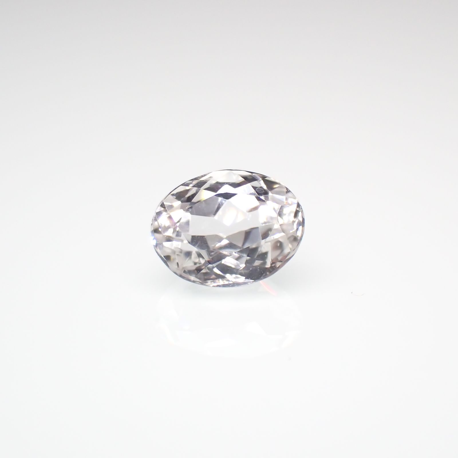 カラーレススポジュミン(宝石名ホワイト・スポジュミン)ブラジル産 1.45ct 識別済[231023802]7.5x5.8mm前後