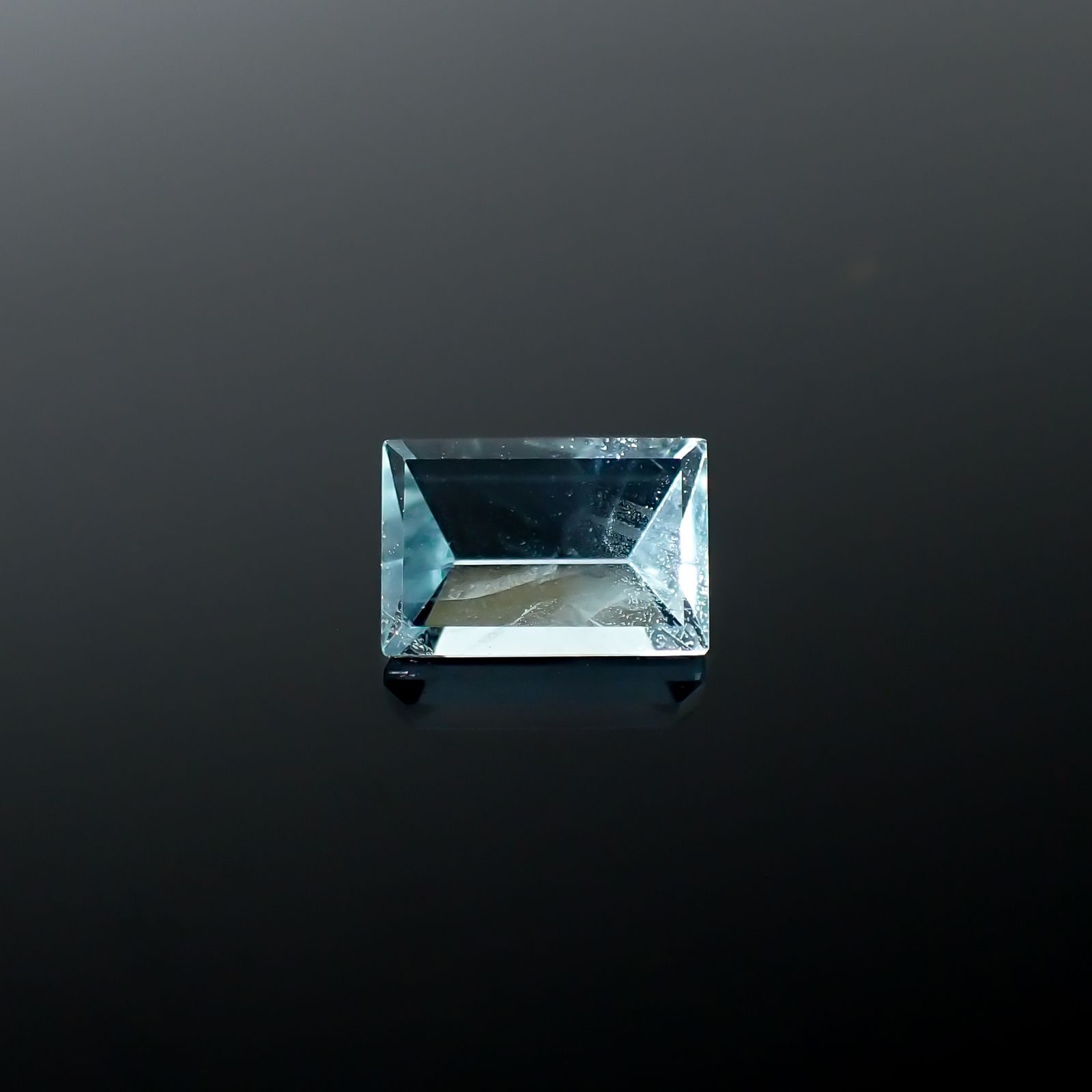 ◇ミラーカット◇アクアマリン モザンビーク産 0.85ct[240226099]7x4.7mm前後