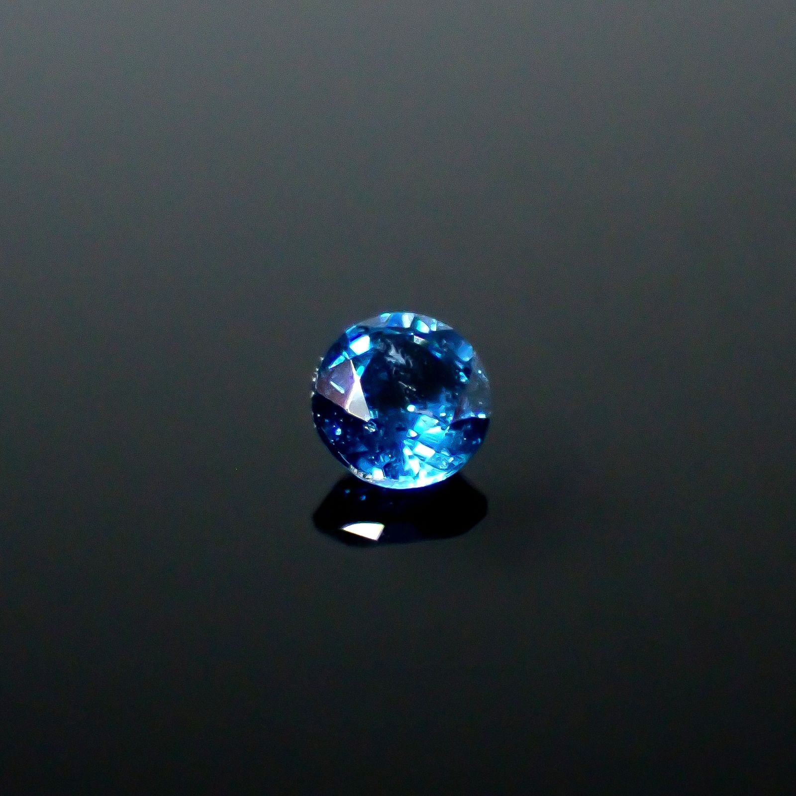 ガーナイト ナイジェリア産 0.14ct / 2.9x2.9mm前後 [250730659]