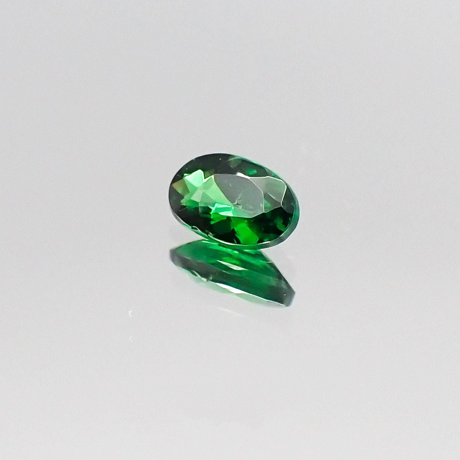 ツァボライト(宝石名グリーン グロッシュラー・ガーネット)タンザニア産 0.26ct 識別済[230622381]5x3mm前後