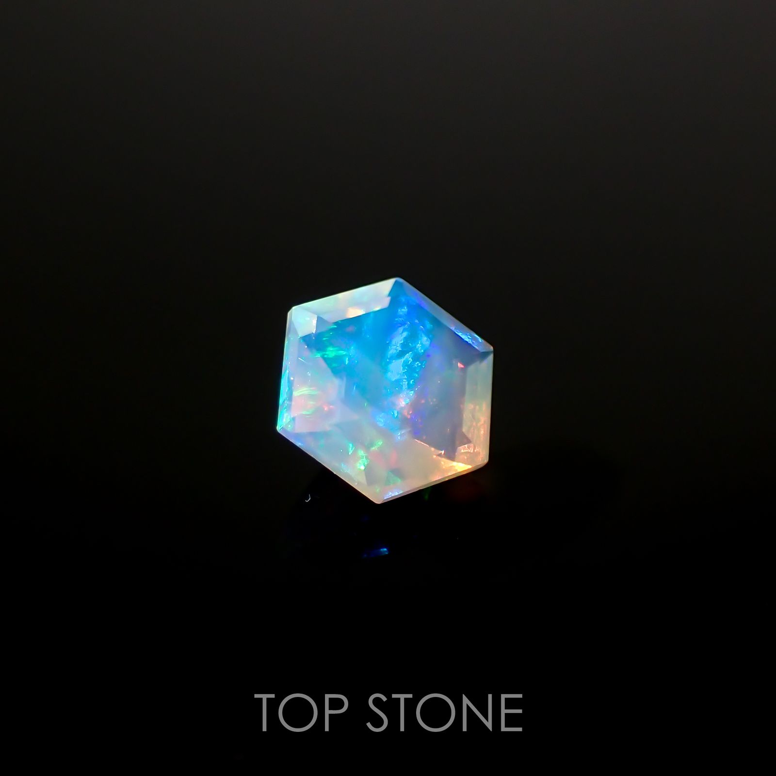 ◇ヘキサゴンカット◇エチオピアオパール(宝石名オパール)エチオピア産 0.28ct 識別済[220115474]4.8x4.8mm前後