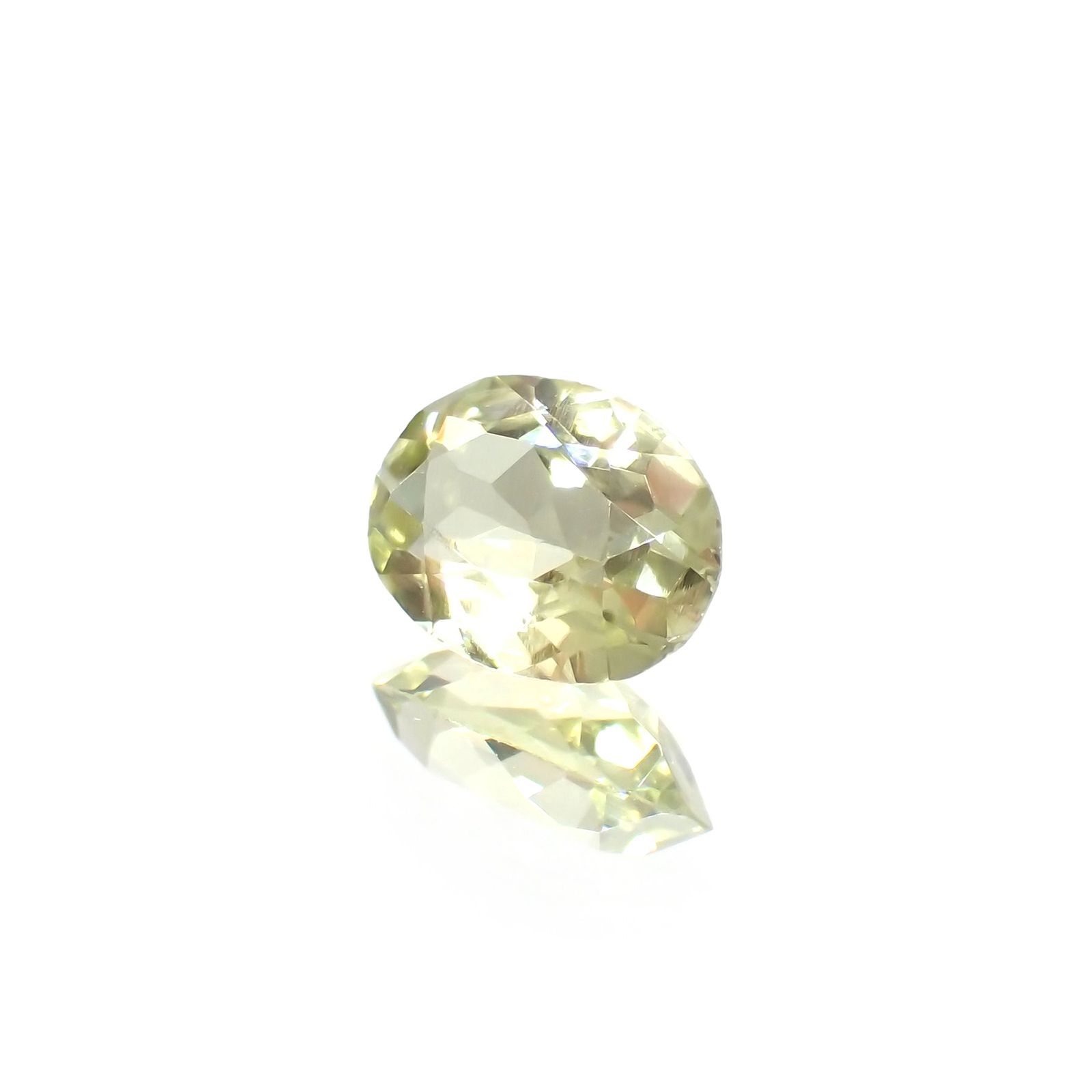 シリマナイト(宝石名シリマナイト)インド産 識別済 1.09ct / 7.9x5.9mm前後 [211113691]