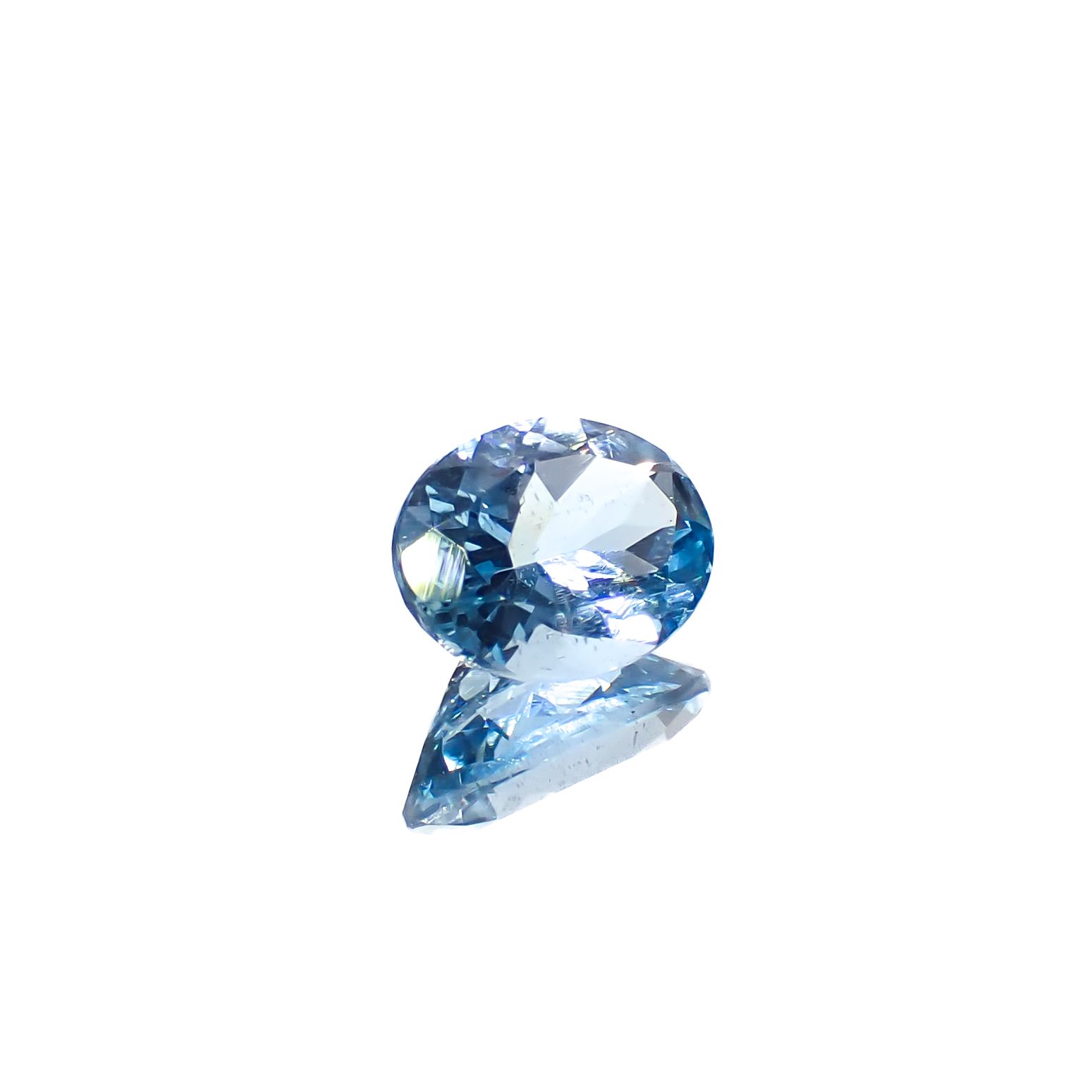 アクアマリン サンタマリアカラー マダガスカル産 1.04ct[240326975]7.9x6mm前後