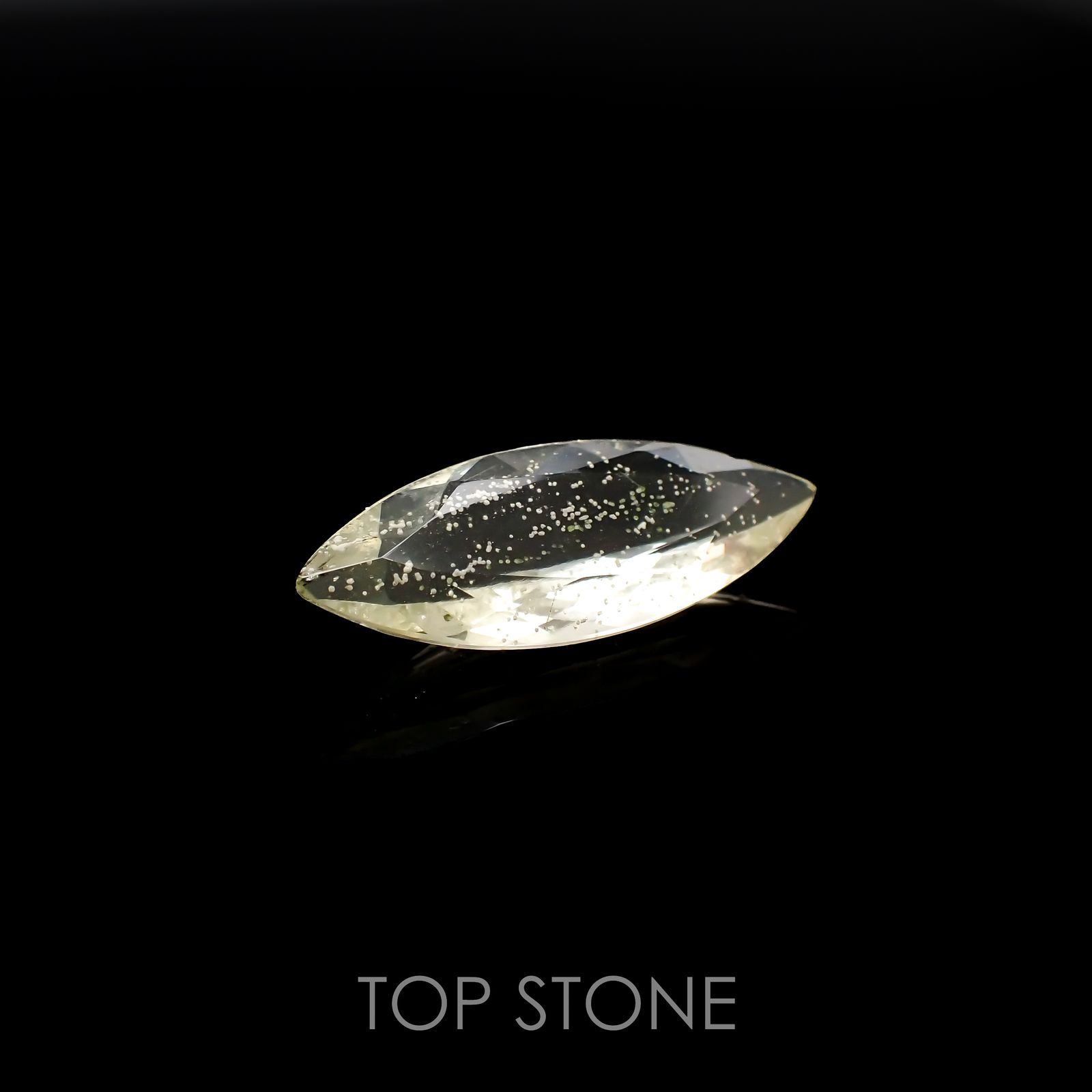 リビアングラス エジプト・リビア砂漠産 4.96ct[221018188]23.7x9.2mm前後