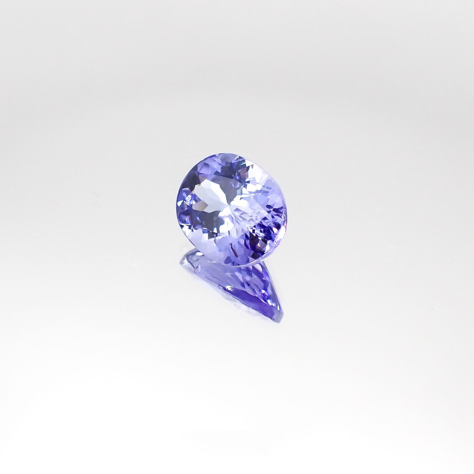 タンザナイト(宝石名タンザナイト)タンザニア産 1.70ct 識別済[220817264]8.5x6.5mm前後