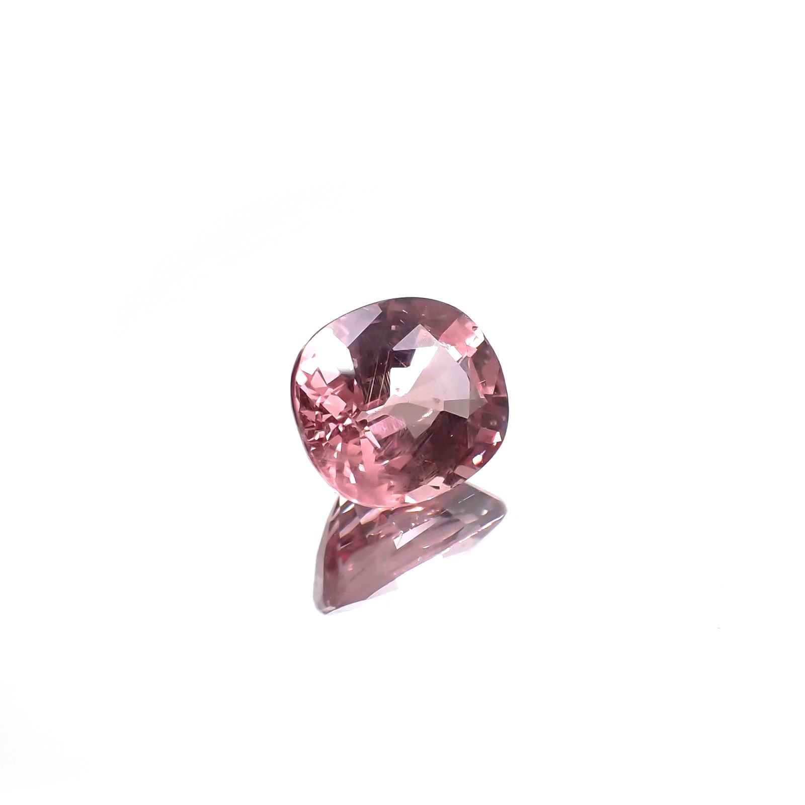 カラーシフト マラヤガーネット(宝石名ガーネット) タンザニア産 1.69ct 識別済[210711879]7.5×6.5mm前後