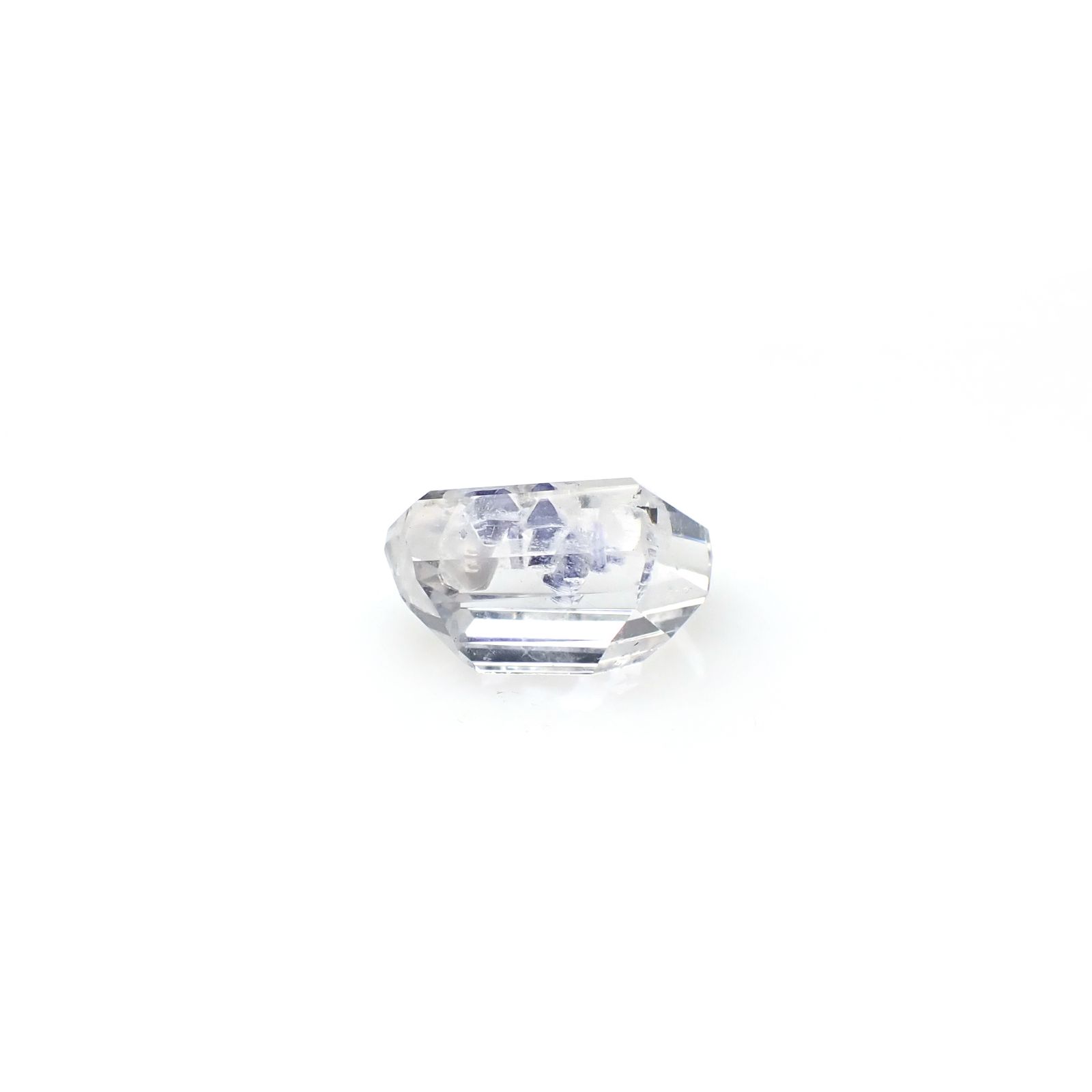 ◇フリーフォーム◇フローライトインクォーツ マダガスカル産 4.70ct [250329957]12.8x7.7mm前後