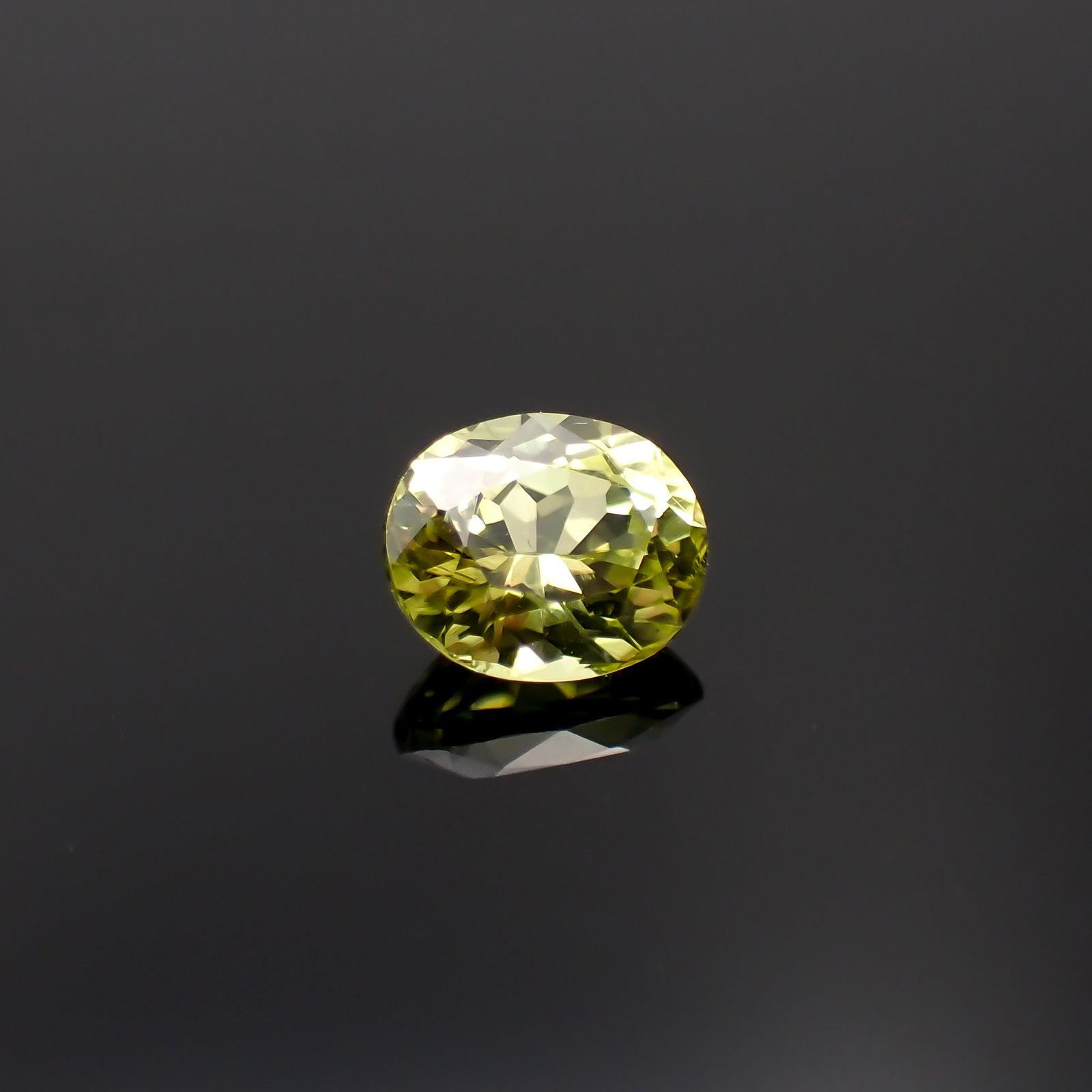 マリガーネット(宝石名グロッシュラー アンドラダイト・ガーネット)マリ共和国産 0.68ct 識別済[231224572]5.7x4.9mm前後
