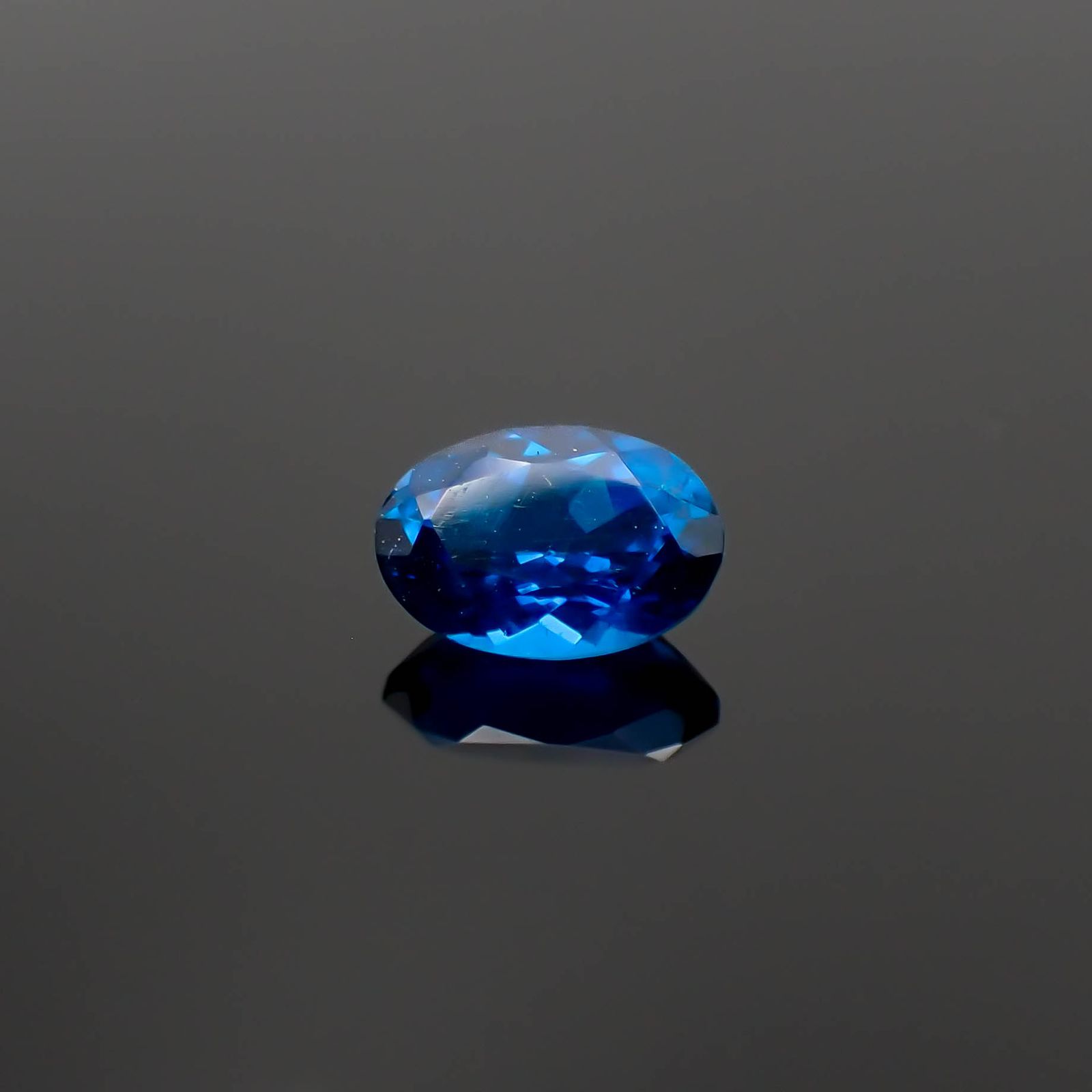 ディープブルーアパタイト  マダガスカル産 0.53ct[230421665]6x4.1mm前後