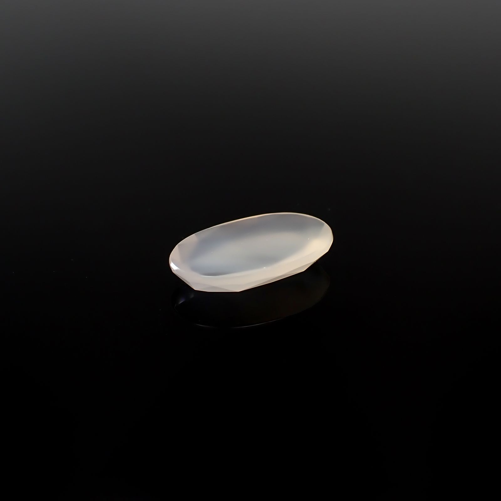 アイリスカルセドニー ブラジル・ミナスジェライス州産 3.45ct[240527813]15.4x9.4mm前後